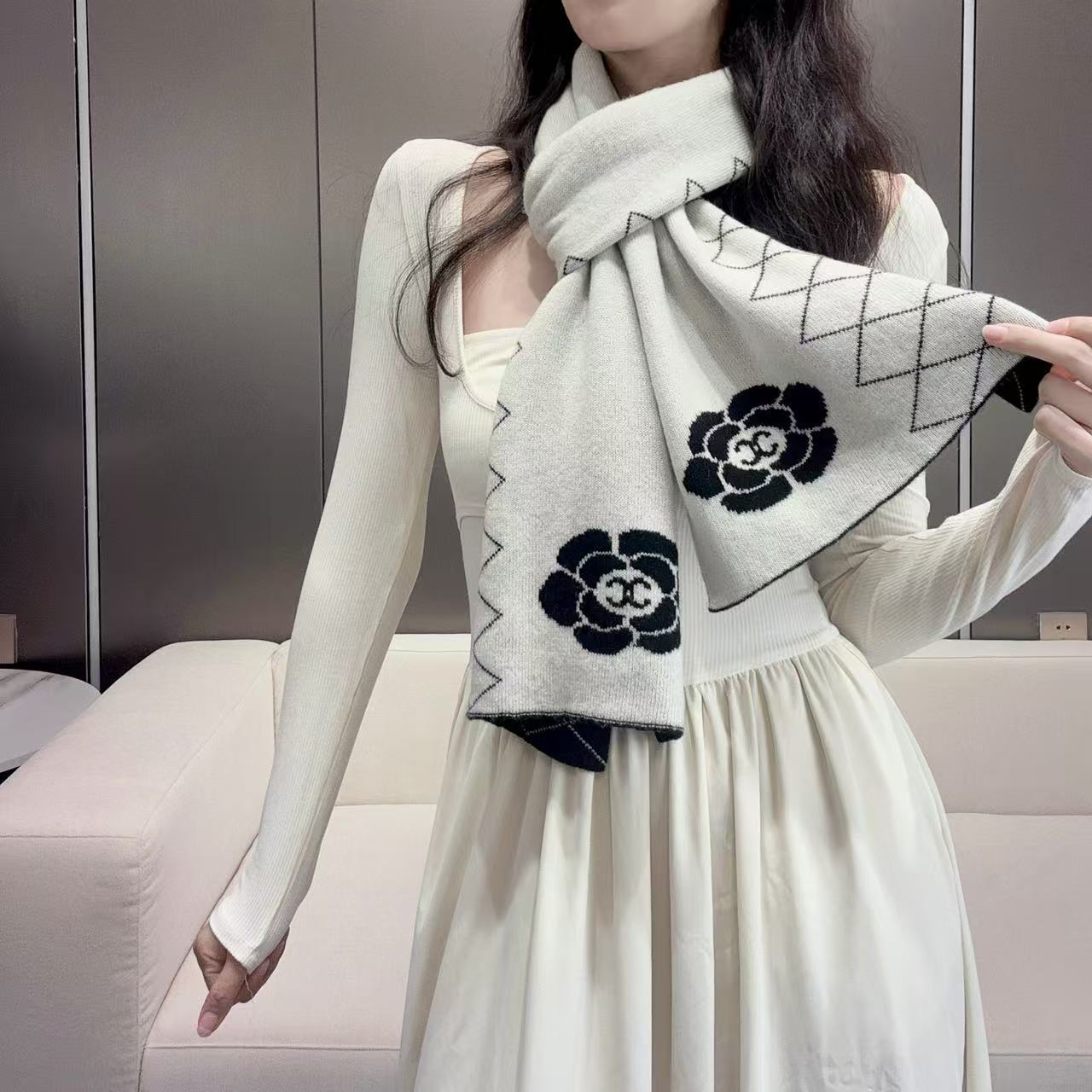 【CHANEL公式旗艦店】シャネル スカーフ 限定発売 送料無料