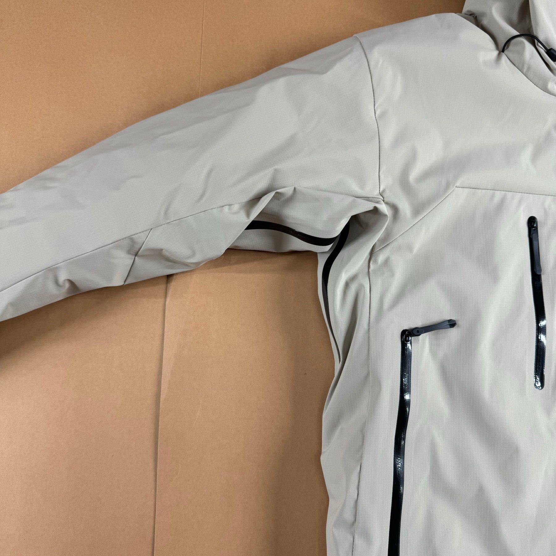 【ARC'TERYX旗艦店】ダウンジャケット 男女兼用 ご好評に付き再入荷！