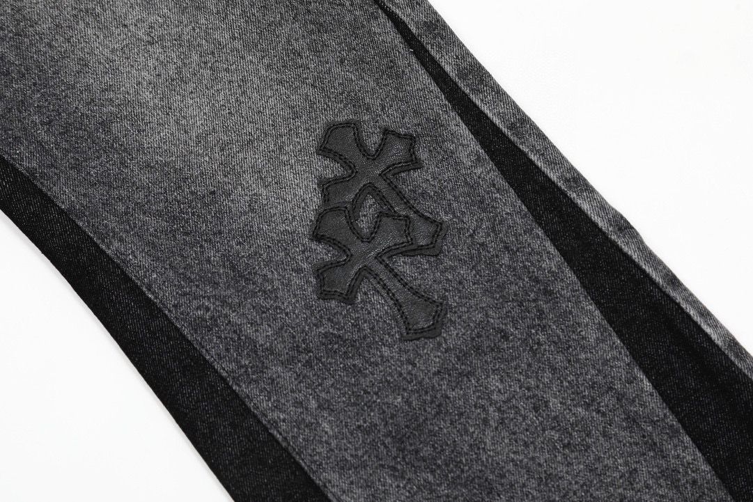 【CHROME HEARTS 公式旗艦店】クロムハーツ ジーパン、ご好評に付き再入荷！
