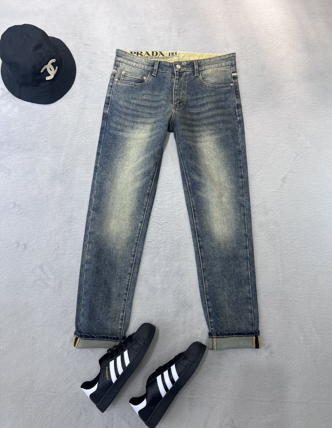 【PRADA公式旗艦店】プラダ ジーパン、ご好評に付き再入荷！