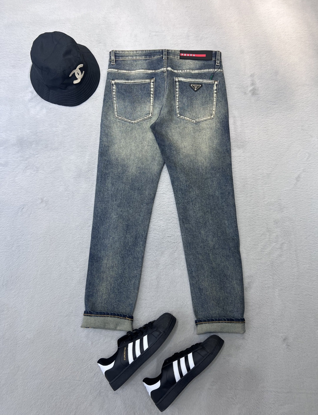 【PRADA公式旗艦店】プラダ ジーパン、ご好評に付き再入荷！