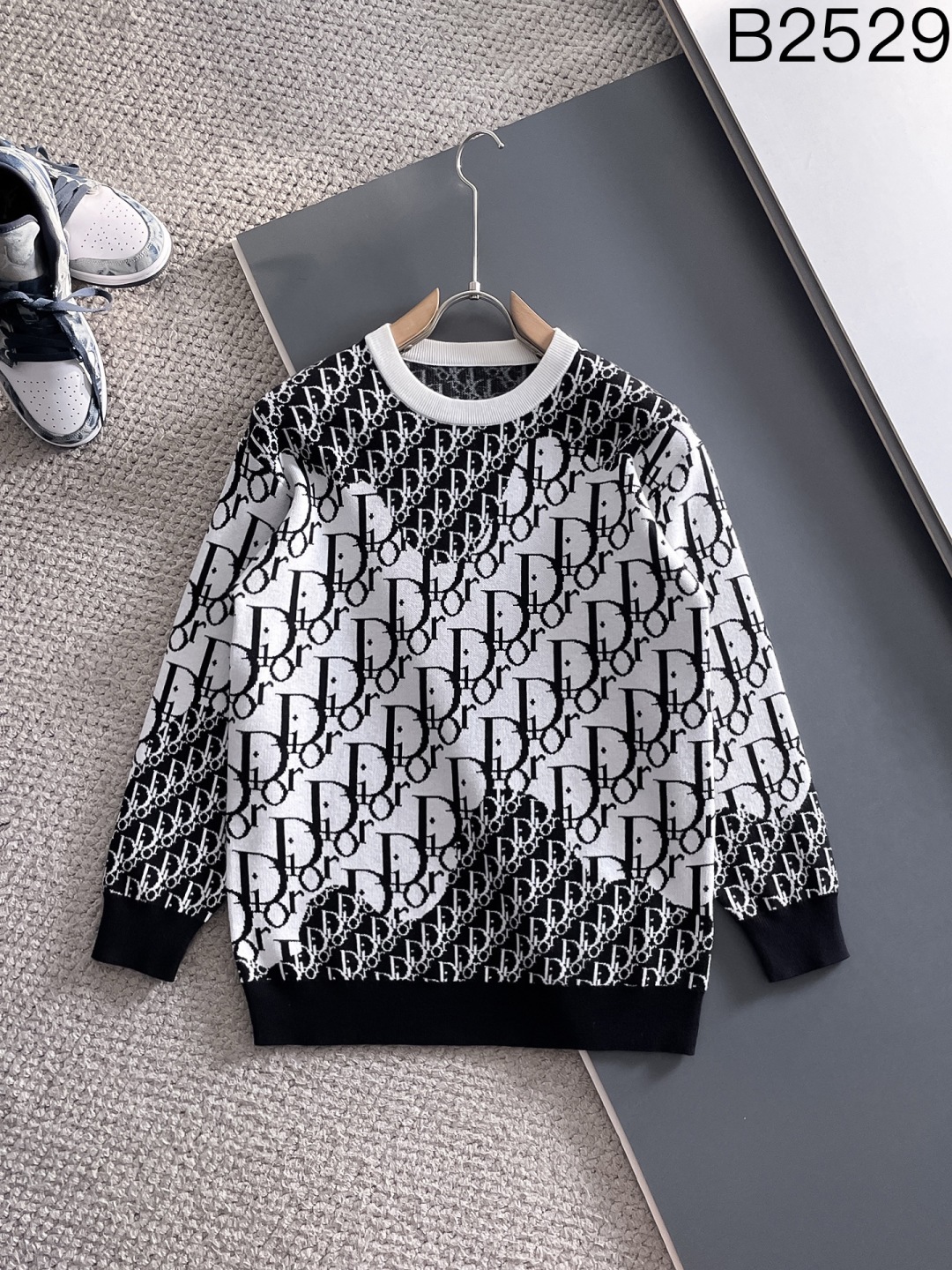 【DIOR旗艦店】ディオール セーター ご好評に付き再入荷！