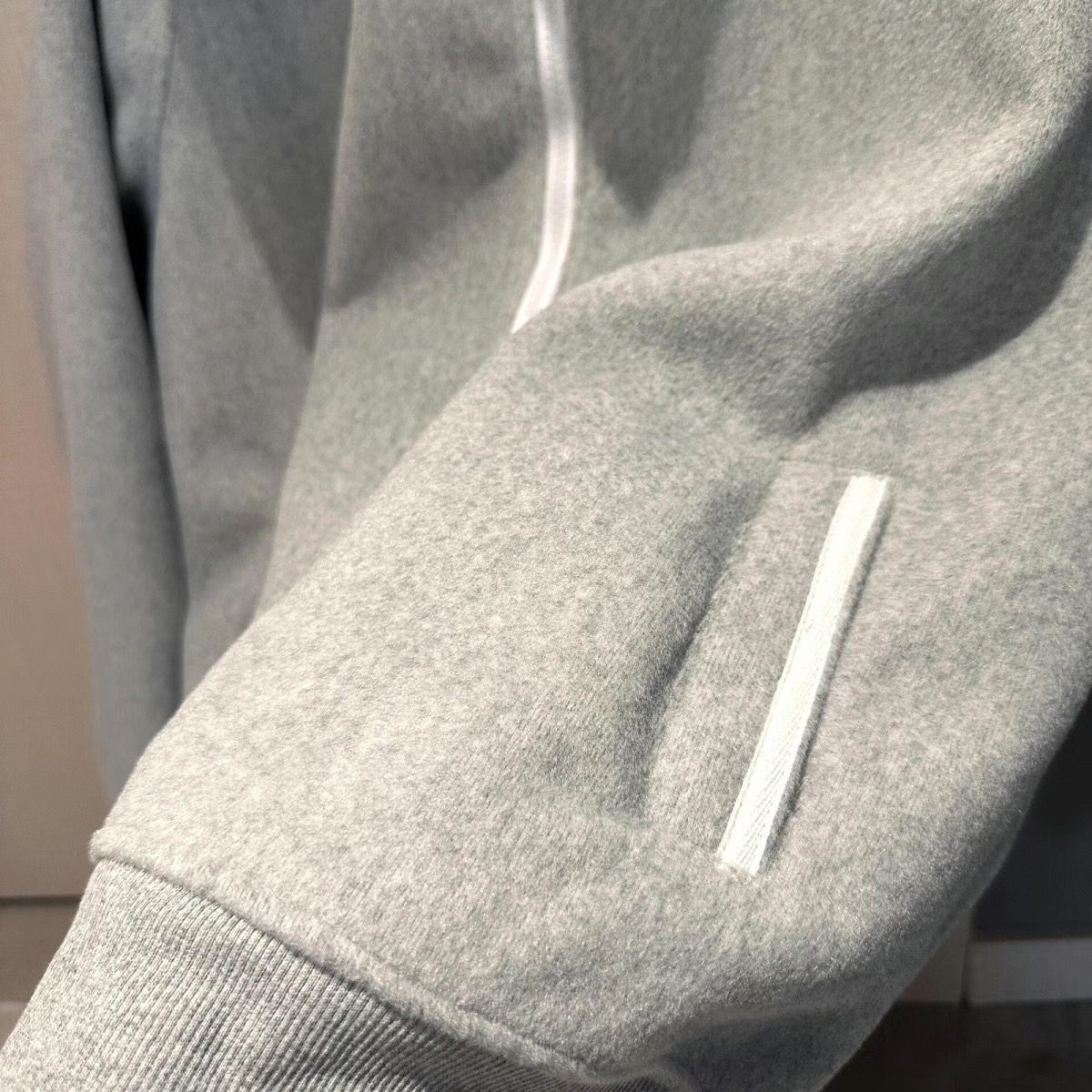 【MONCLER 公式旗艦店】モンクレール ラムウールのコートご好評に付き再入荷！