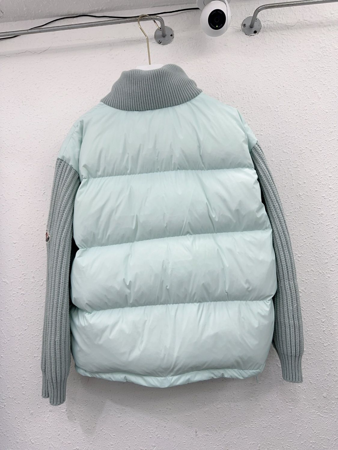 【MONCLER 公式旗艦店】モンクレール ダウンジャケットご好評に付き再入荷！