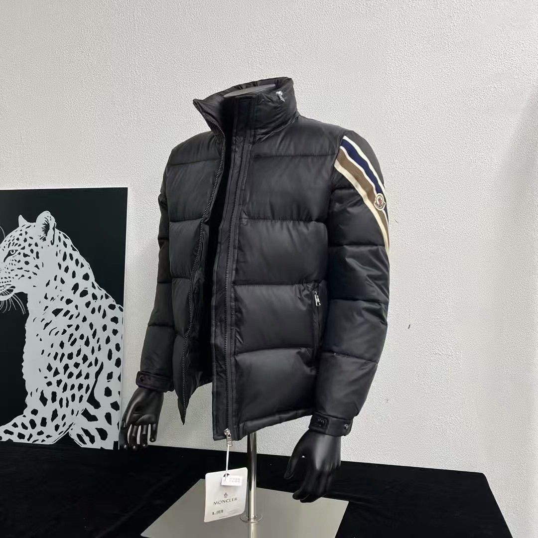 【MONCLER公式 旗艦店】モンクレール ダウンジャケット、ご好評に付き再入荷！