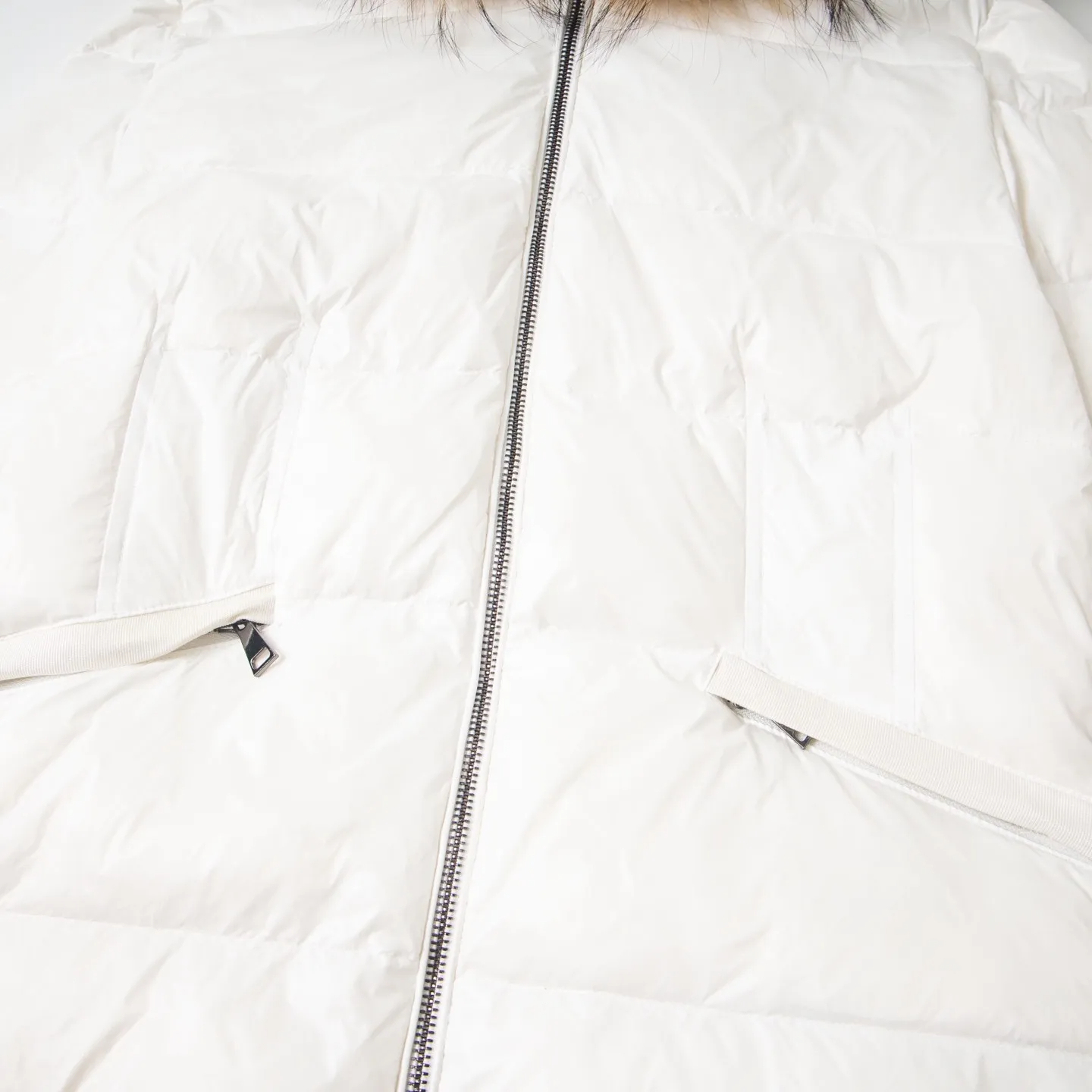 【MONCLER公式 旗艦店】モンクレール ダウンジャケット、ご好評に付き再入荷！