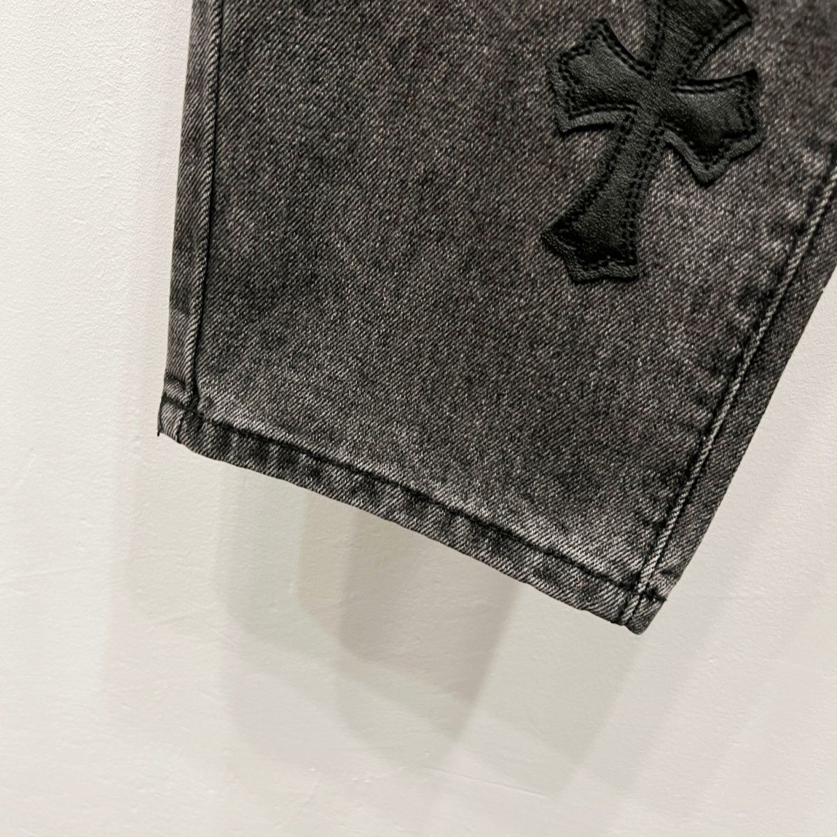 【CHROME HEARTS 公式旗艦店】クロムハーツ ジーパン、ご好評に付き再入荷！