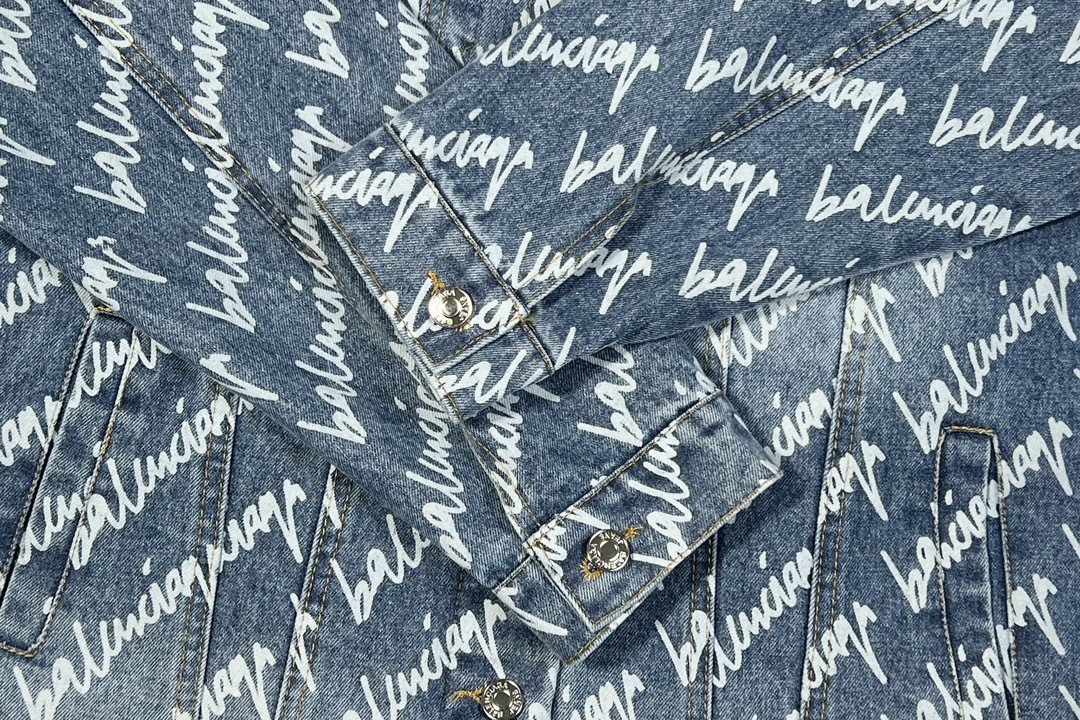 【BALENCIAGA公式旗艦店】バレンシアガ デニムジャケット ご好評に付き再入荷！