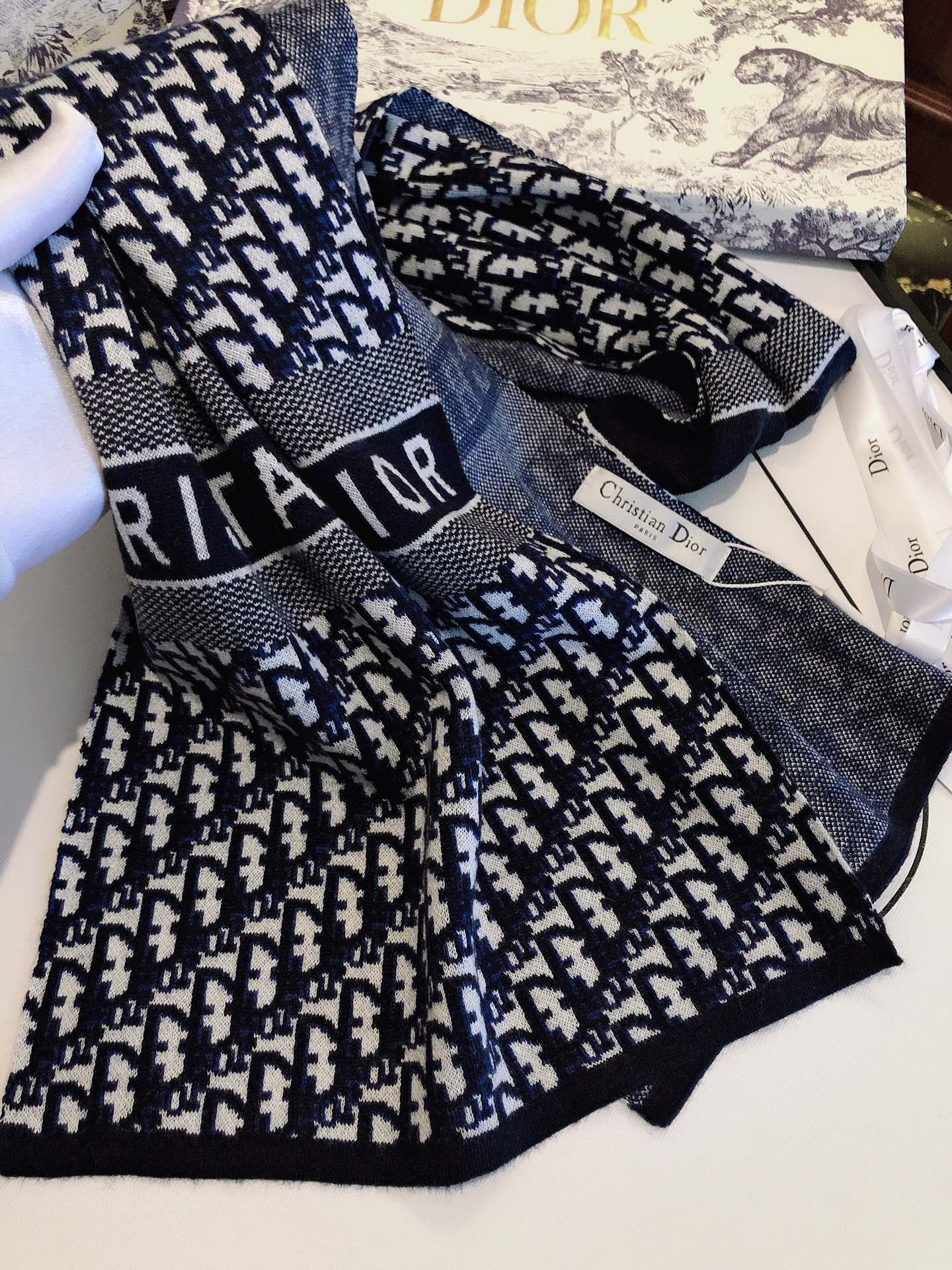 【DIOR公式旗艦店】ディオール スカーフ 限定発売 送料無料
