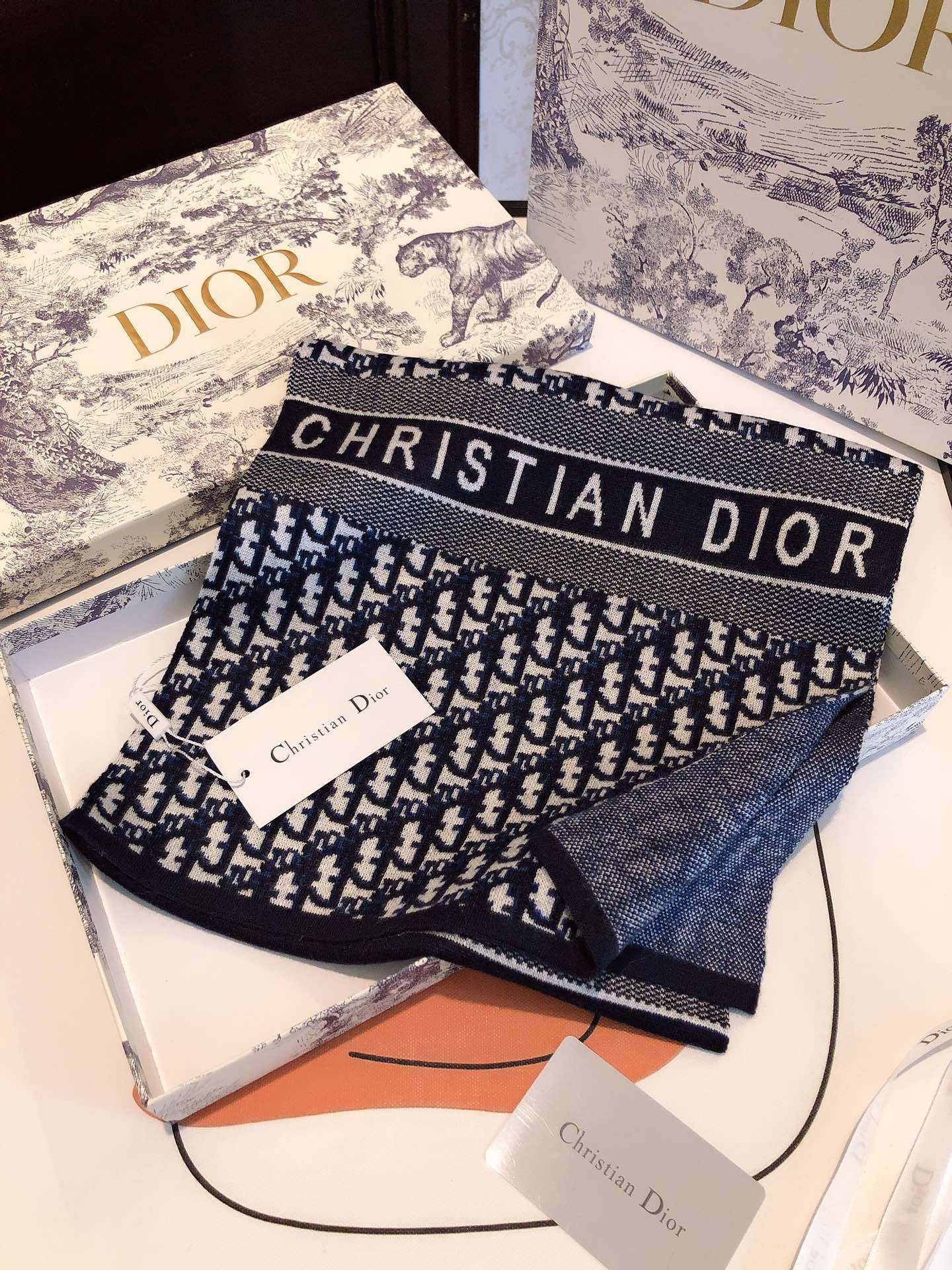 【DIOR公式旗艦店】ディオール スカーフ 限定発売 送料無料