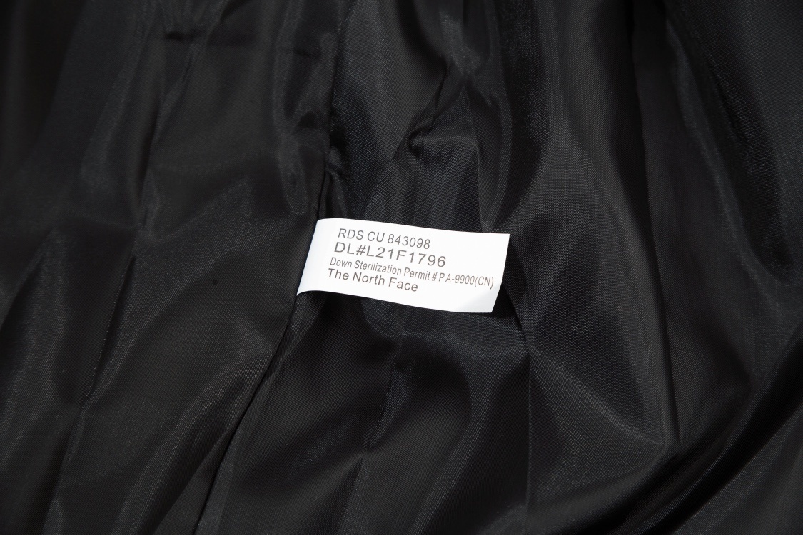 【The North Face 公式 旗艦店】KAWS1996綿の服 ダウンジャケット