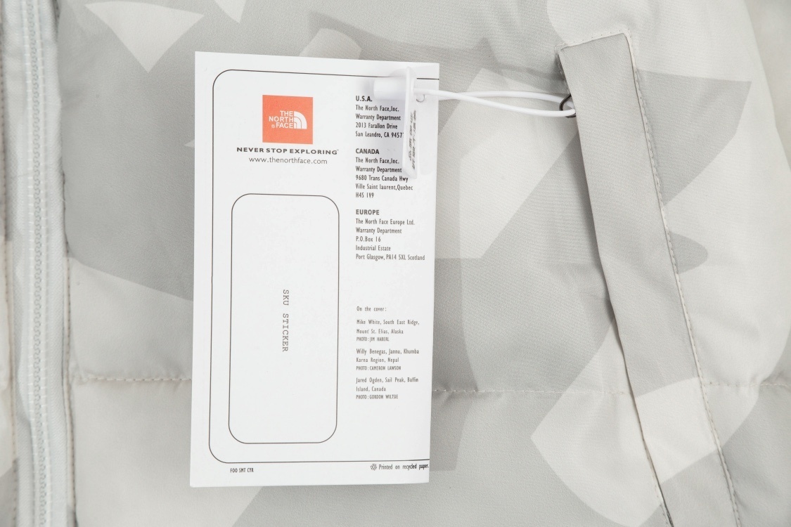 【The North Face 公式 旗艦店】KAWS1996綿の服 ダウンジャケット