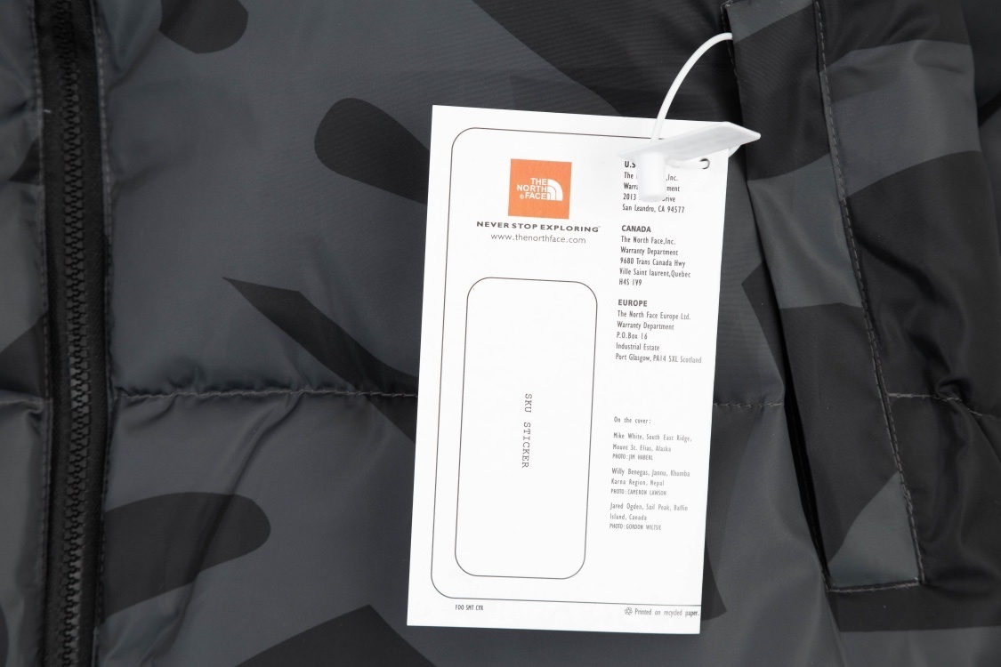 【The North Face 公式 旗艦店】KAWS1996綿の服 ダウンジャケット