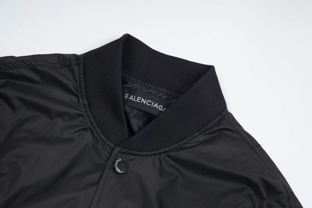 【BALENCIAGA旗艦店】バレンシアガ ジャケット、ご好評に付き再入荷！