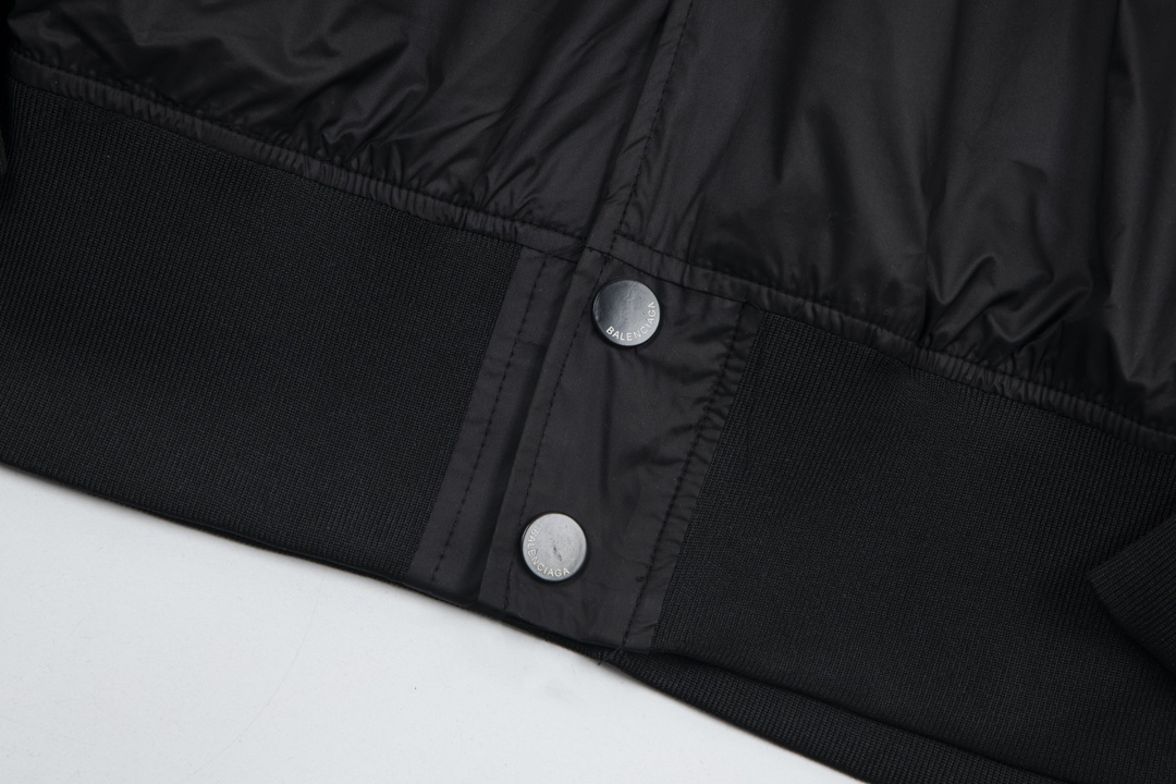 【BALENCIAGA旗艦店】バレンシアガ ジャケット、ご好評に付き再入荷！