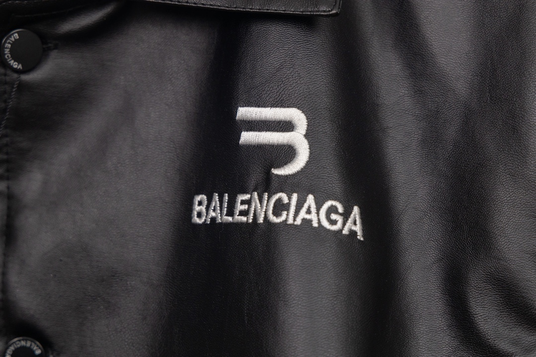 【BALENCIAGA旗艦店】バレンシアガ 革ジャケット、ご好評に付き再入荷！