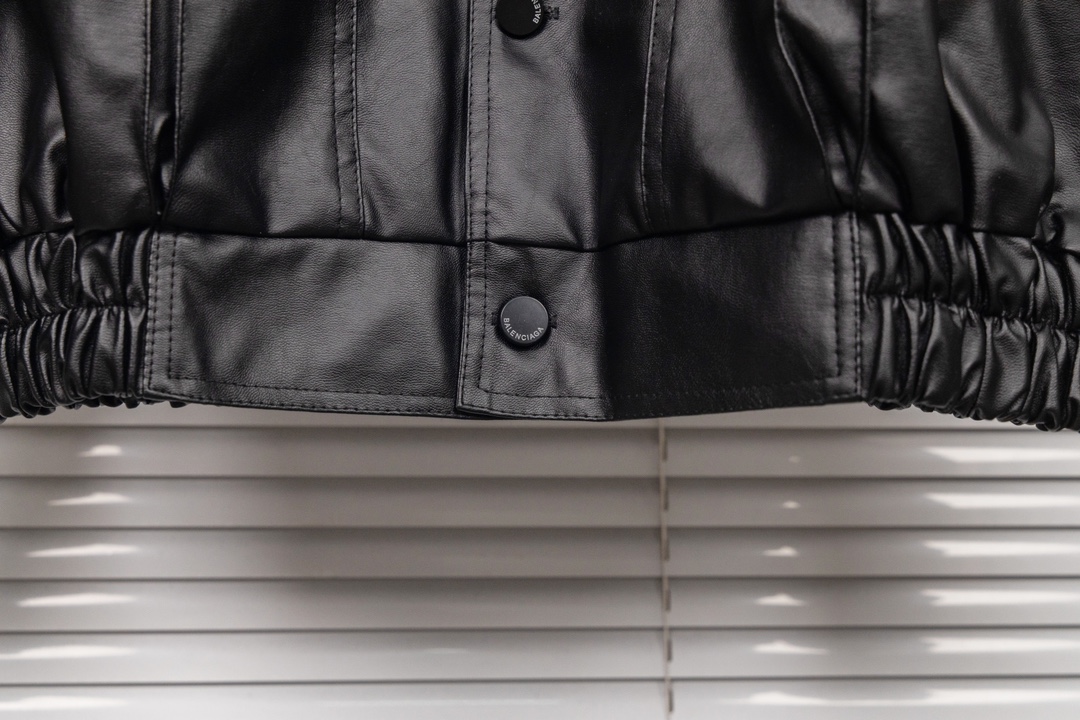 【BALENCIAGA旗艦店】バレンシアガ 革ジャケット、ご好評に付き再入荷！