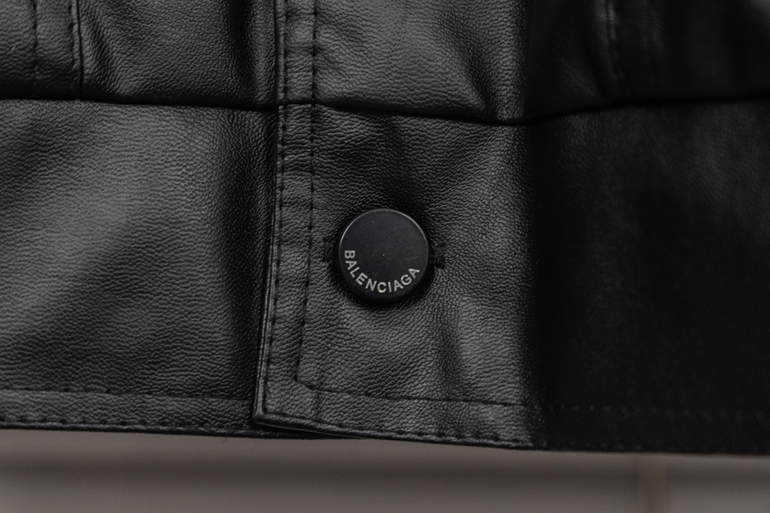 【BALENCIAGA旗艦店】バレンシアガ 革ジャケット、ご好評に付き再入荷！
