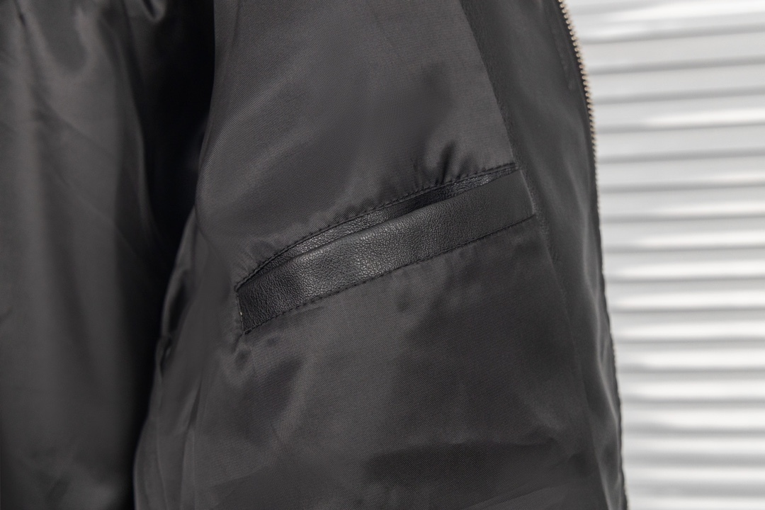 【PRADA旗艦店】プラダ ジャケット ご好評に付き再入荷！