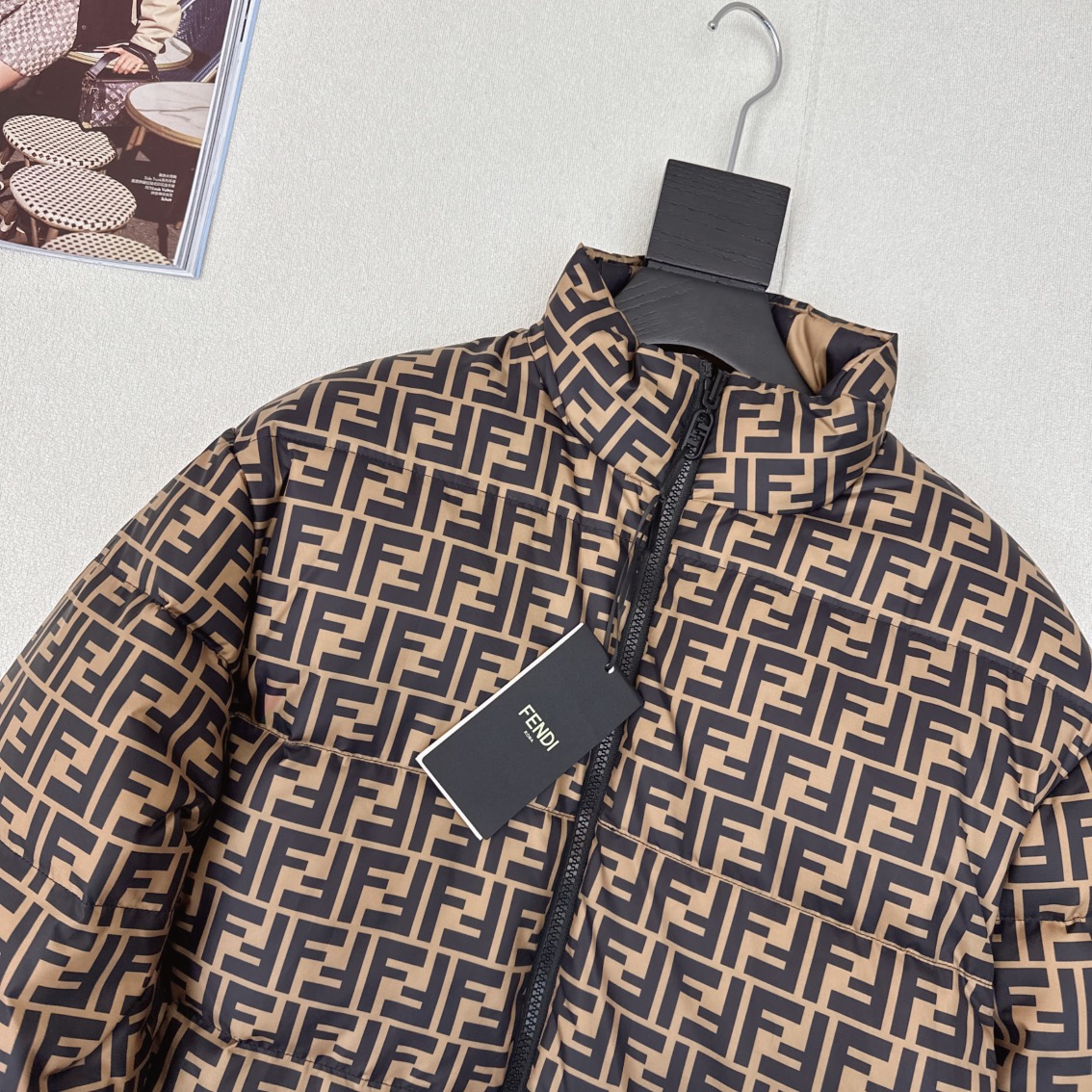 FENDI（フェンディ） 両面着可能ダウンジャケット ご好評に付き再入荷！