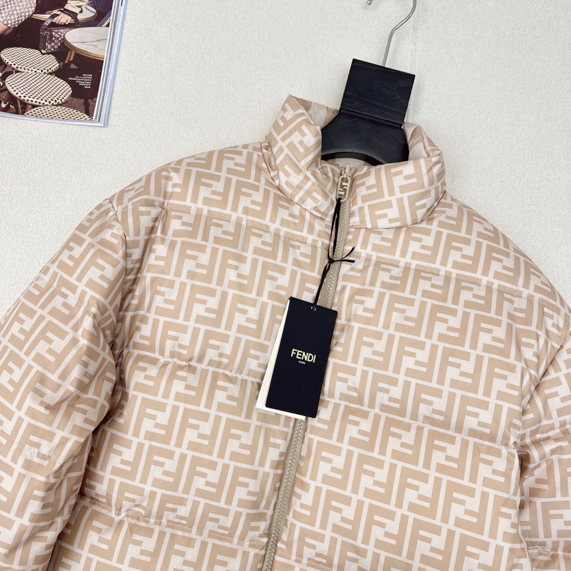 FENDI（フェンディ） 両面着可能ダウンジャケット ご好評に付き再入荷！