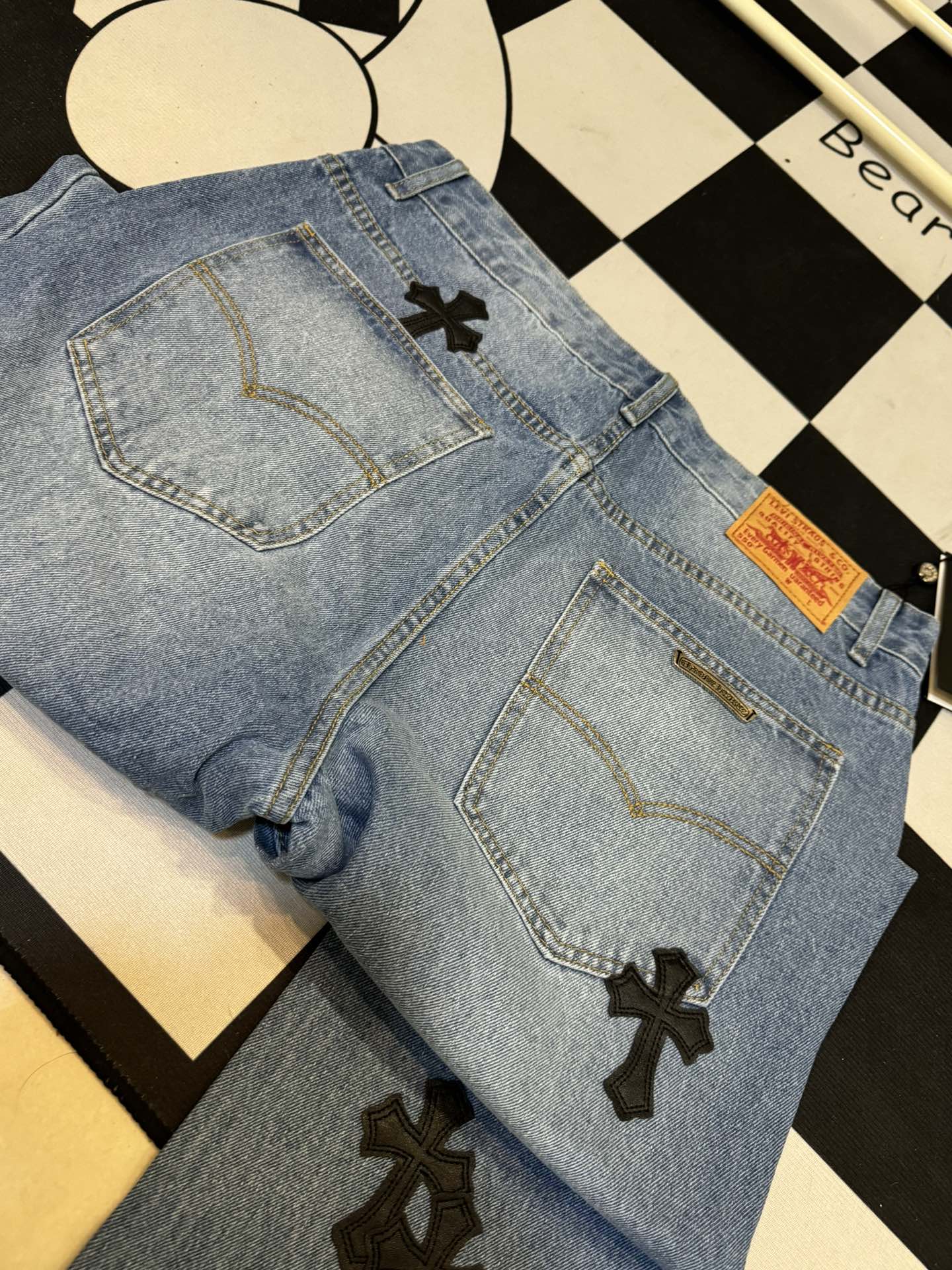 【CHROME HEARTS 公式旗艦店】ジーパン、ご好評に付き再入荷！