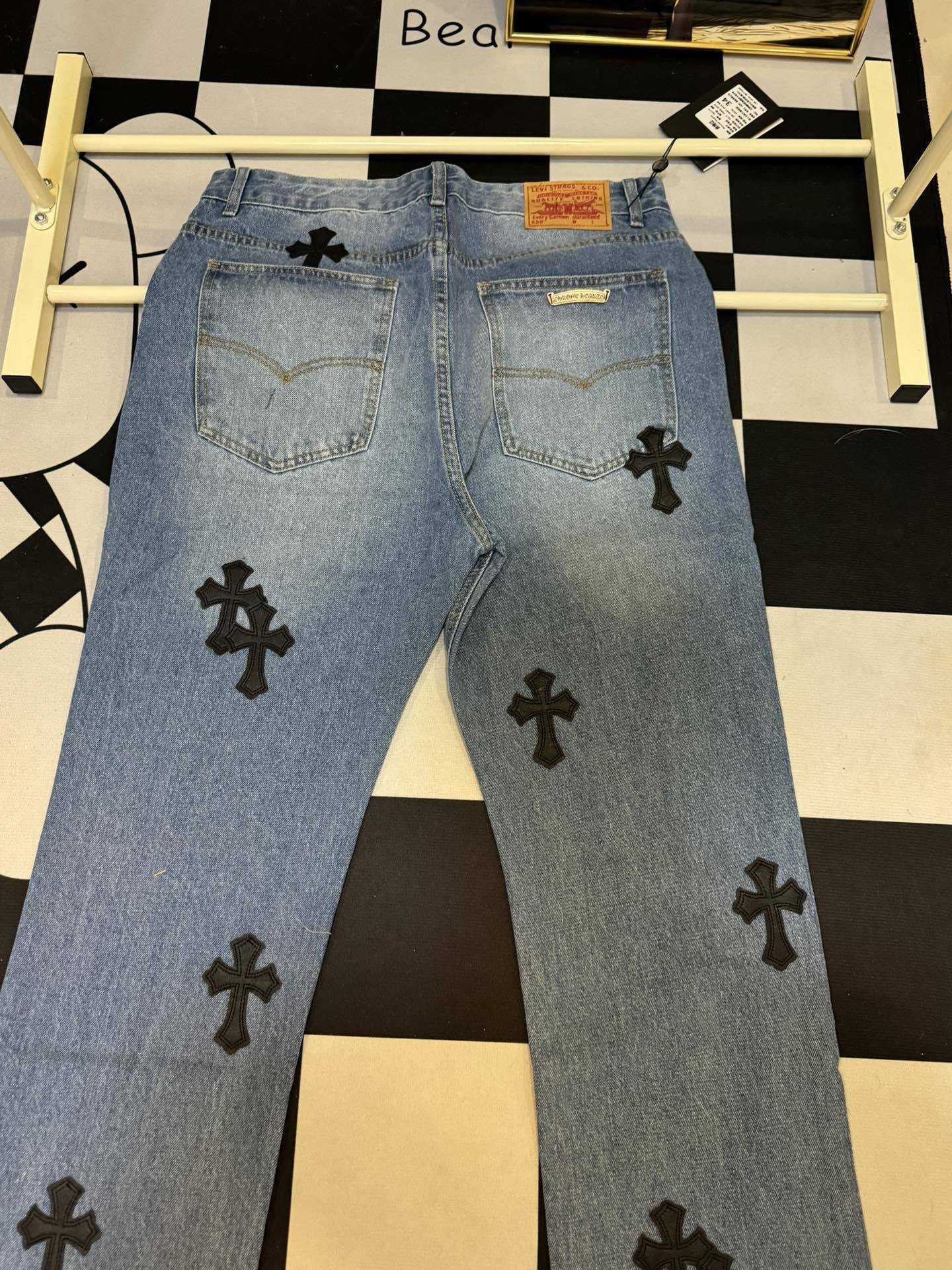 【CHROME HEARTS 公式旗艦店】ジーパン、ご好評に付き再入荷！