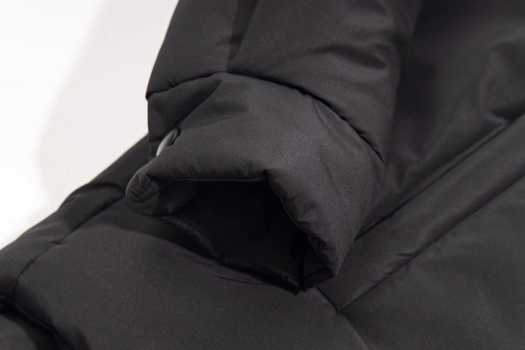 【PRADA旗艦店】プラダ ジャケット ご好評に付き再入荷！