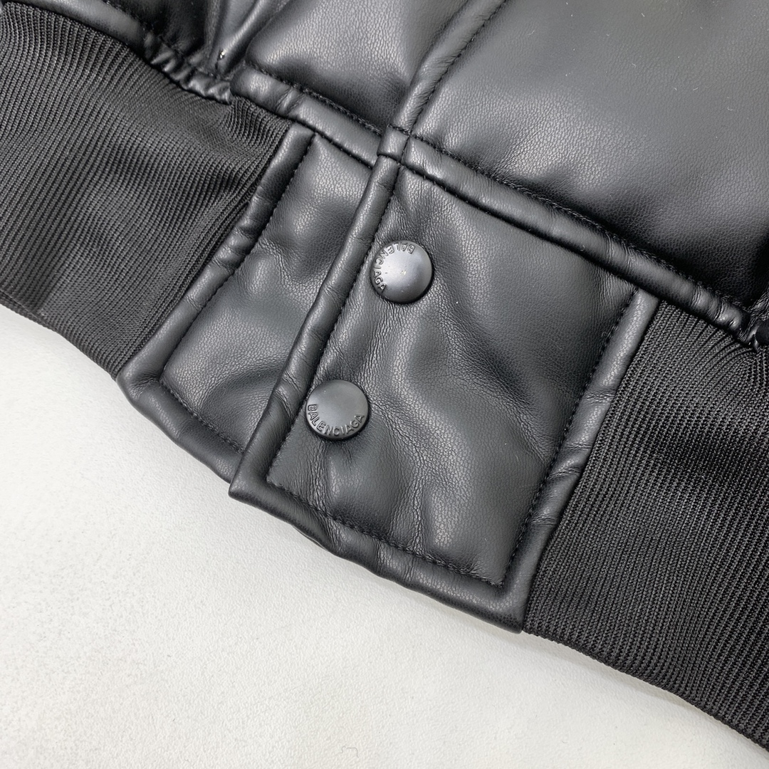 【BALENCIAGA旗艦店】バレンシアガ 革ジャケット、ご好評に付き再入荷！