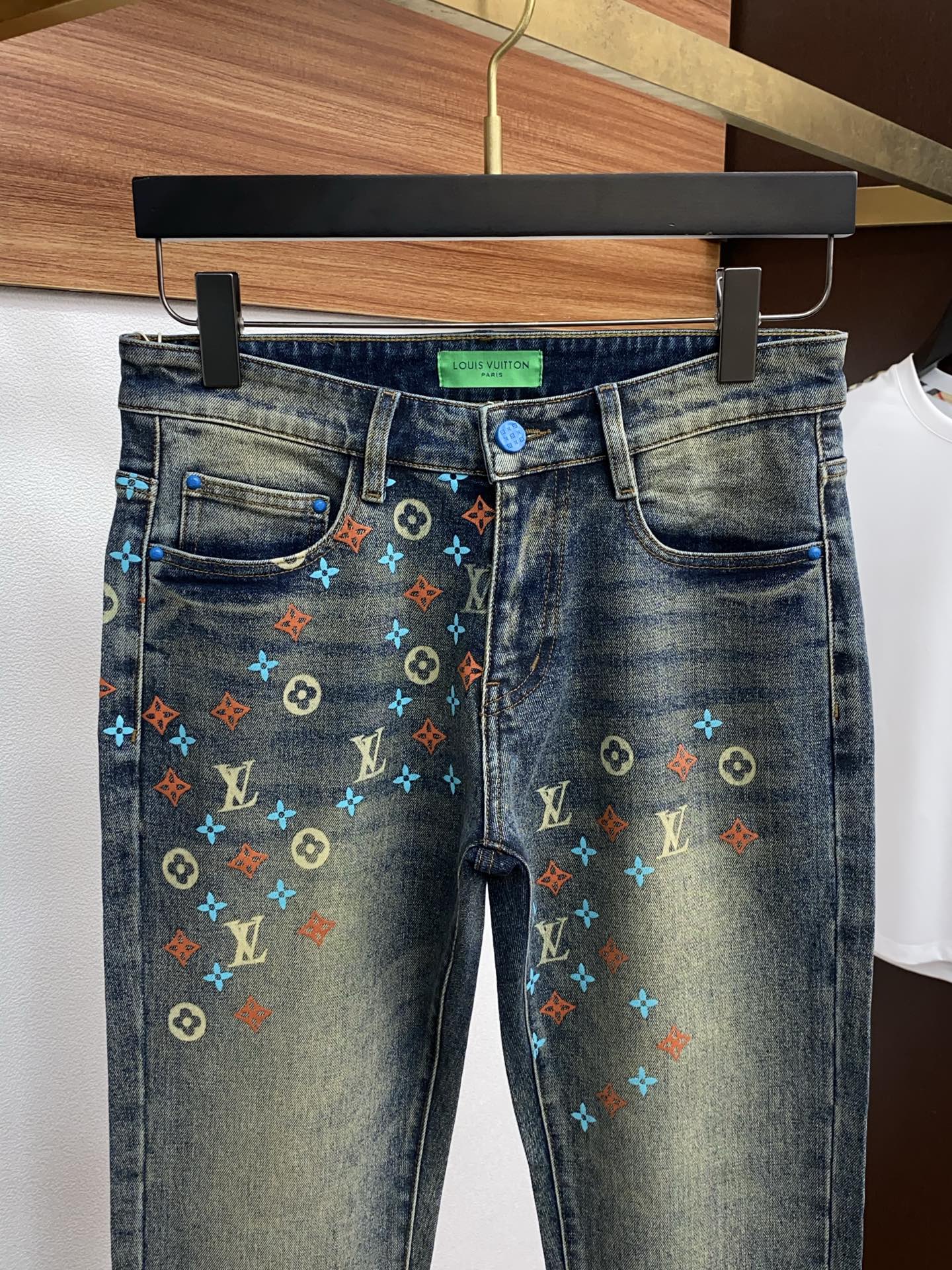 【LOUIS VUITTON公式旗艦店】ルイヴィトン ジーパン、ご好評に付き再入荷！