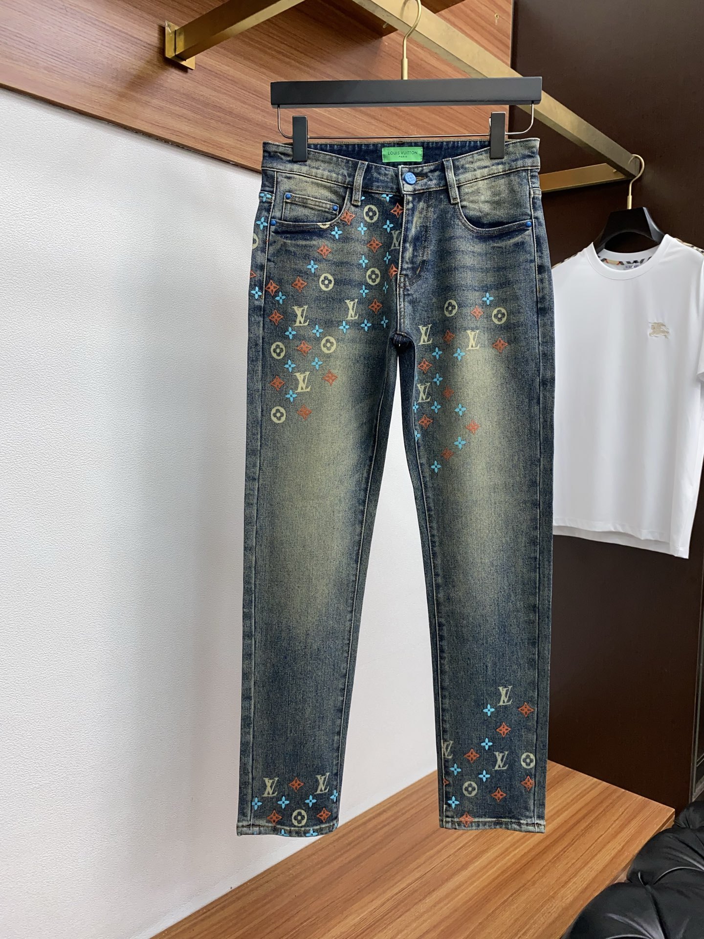 【LOUIS VUITTON公式旗艦店】ルイヴィトン ジーパン、ご好評に付き再入荷！