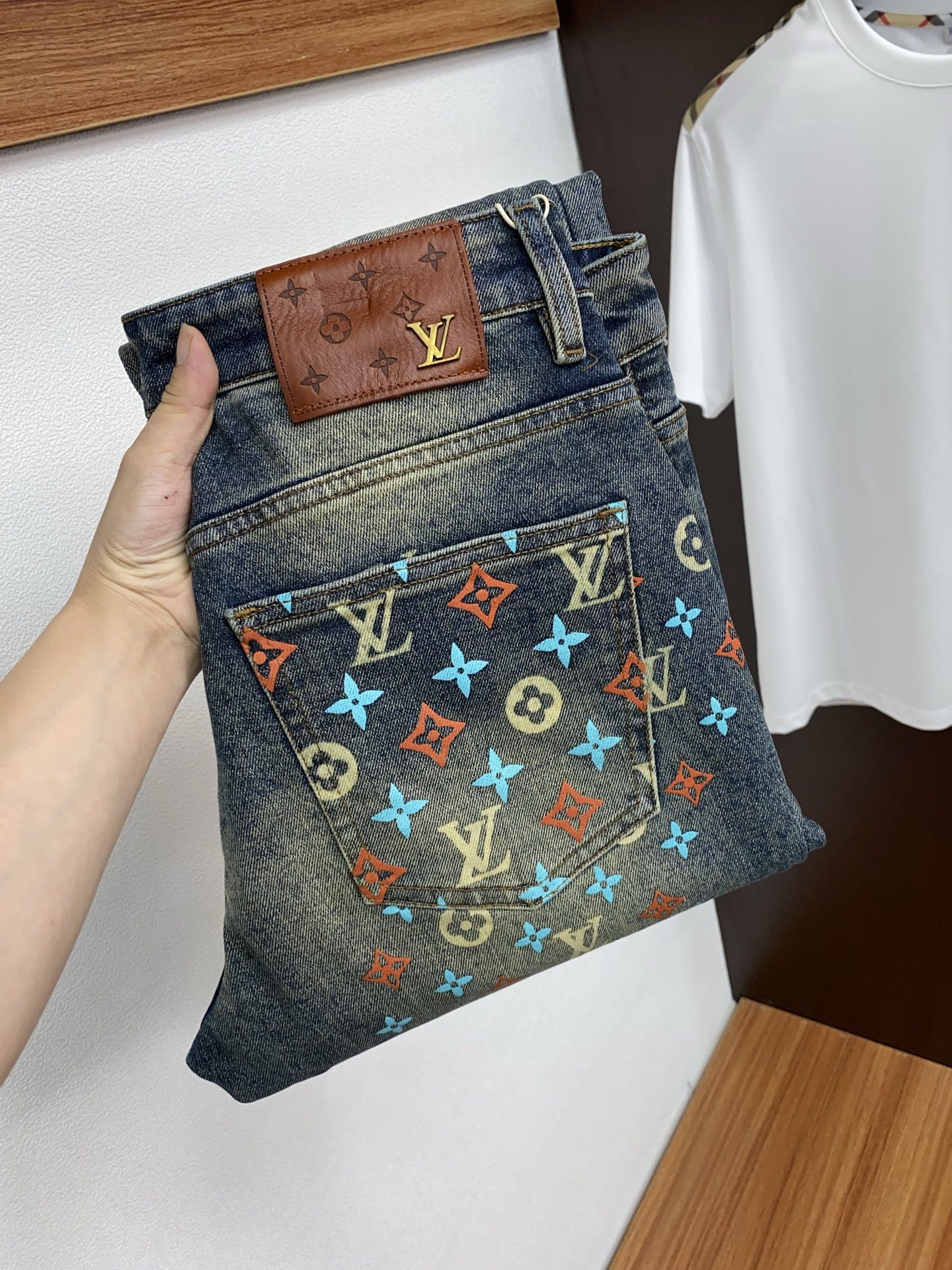 【LOUIS VUITTON公式旗艦店】ルイヴィトン ジーパン、ご好評に付き再入荷！