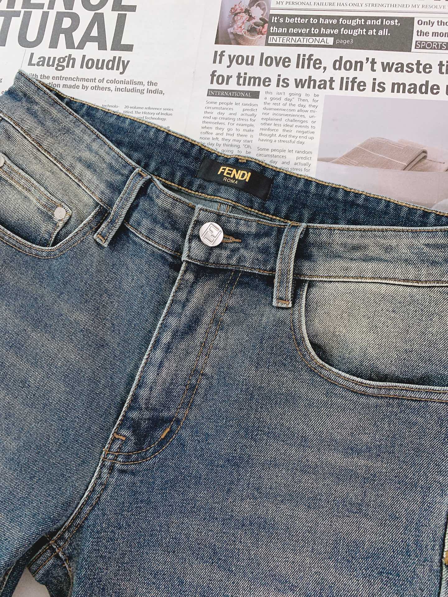 【FENDI公式旗艦店】フェンディ ジーパン、ご好評に付き再入荷！