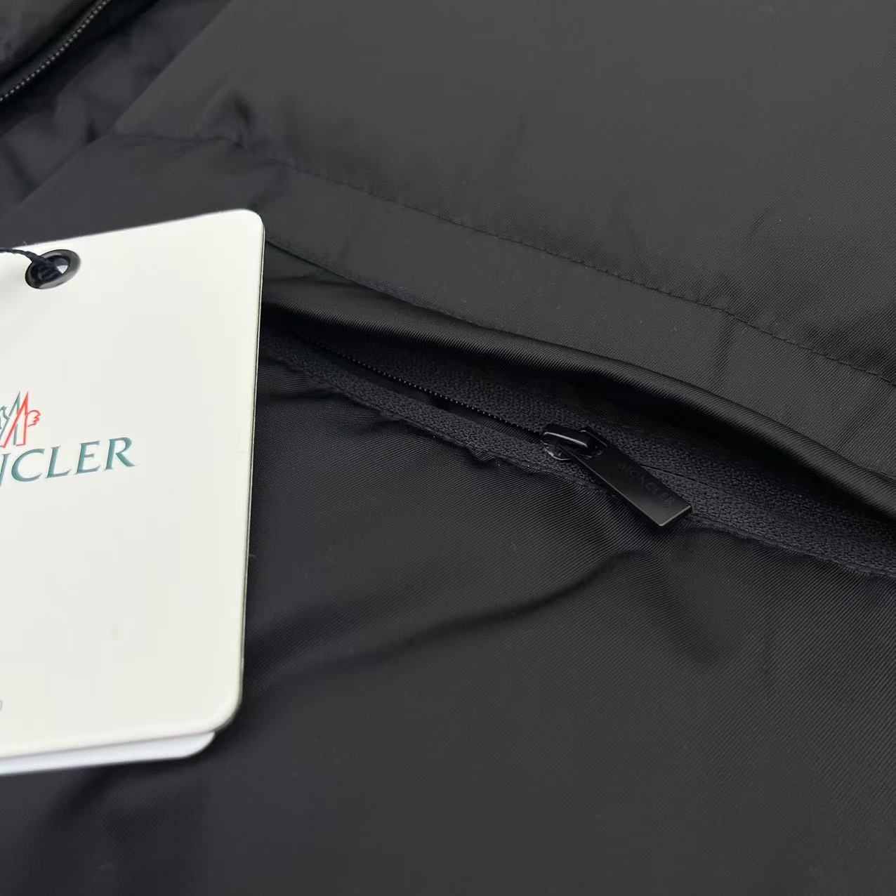 【MONCLER 公式旗艦店】モンクレール ダウンジャケット MAYA ご好評に付き再入荷！