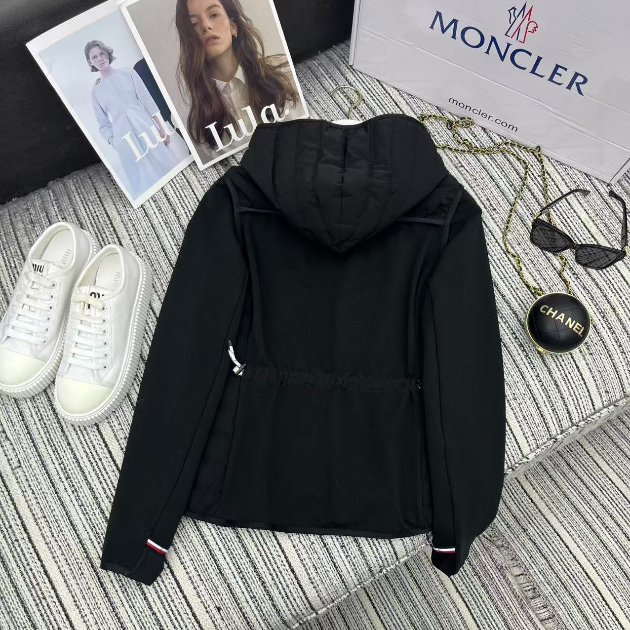 【MONCLER 公式旗艦店】モンクレール ダウンジャケット ご好評に付き再入荷！
