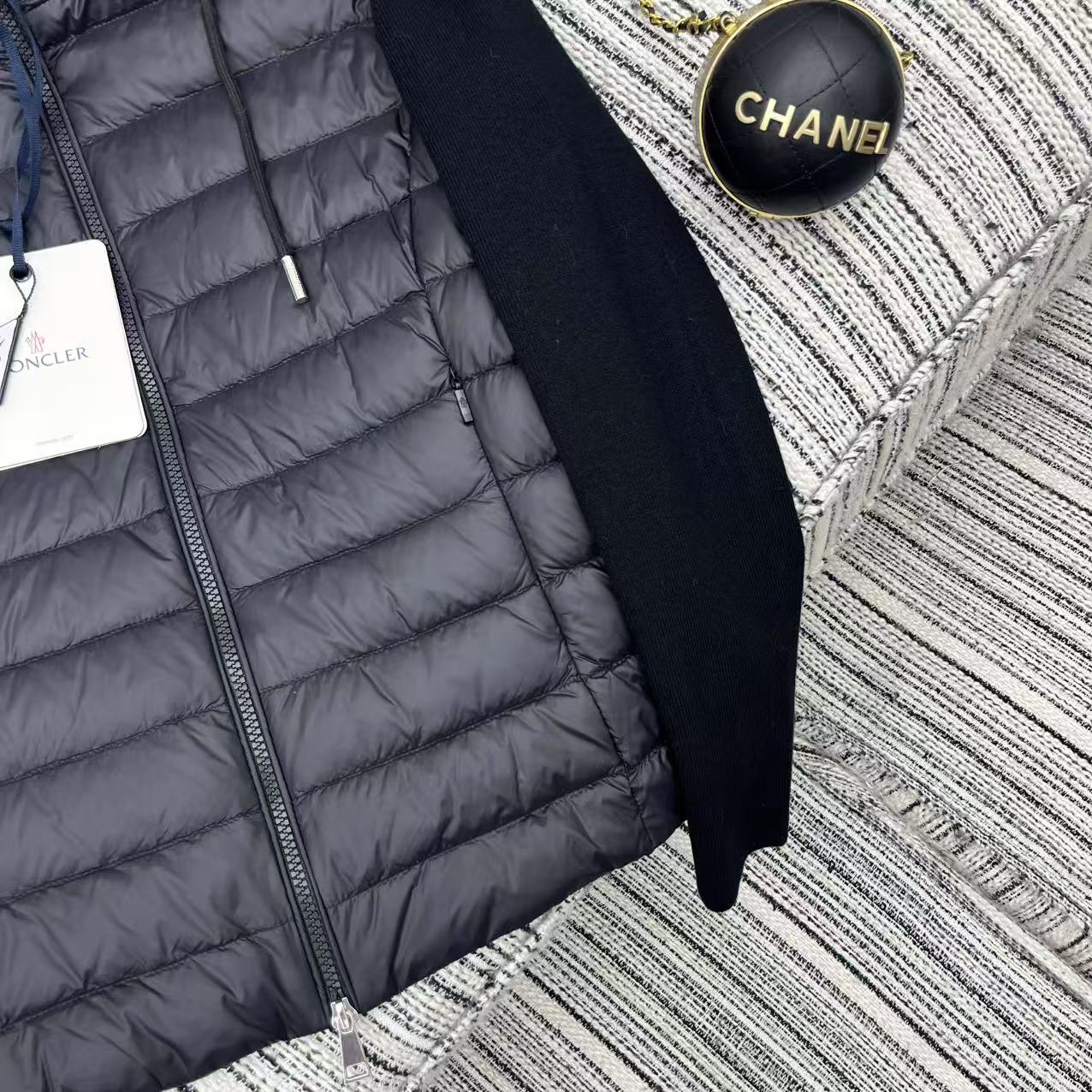 【MONCLER 公式旗艦店】モンクレール ダウンジャケット ご好評に付き再入荷！