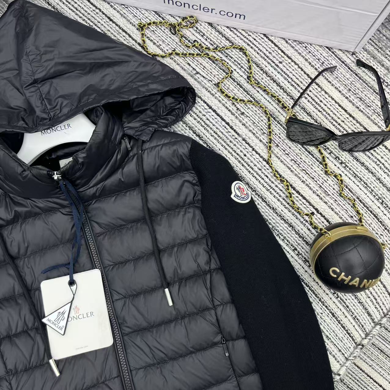 【MONCLER 公式旗艦店】モンクレール ダウンジャケット ご好評に付き再入荷！