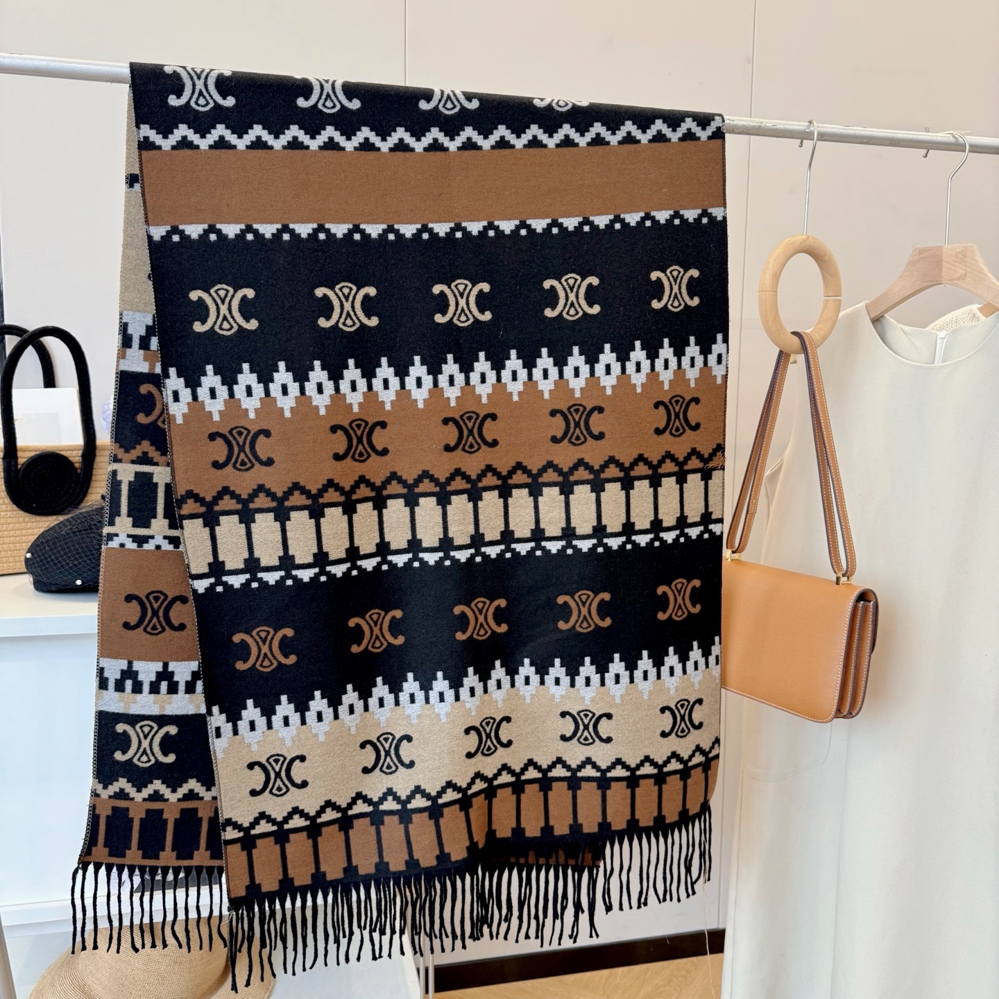 【CELINE公式旗艦店】セリーヌ スカーフ 限定発売 送料無料