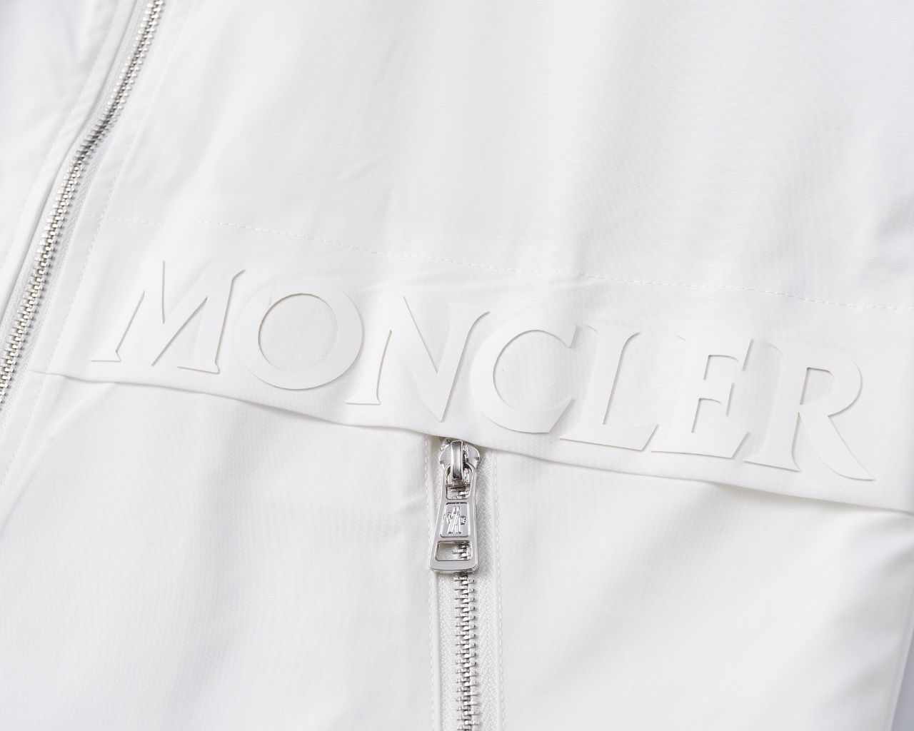【MONCLER旗艦店】モンクレール ジャケット 、ご好評に付き再入荷！