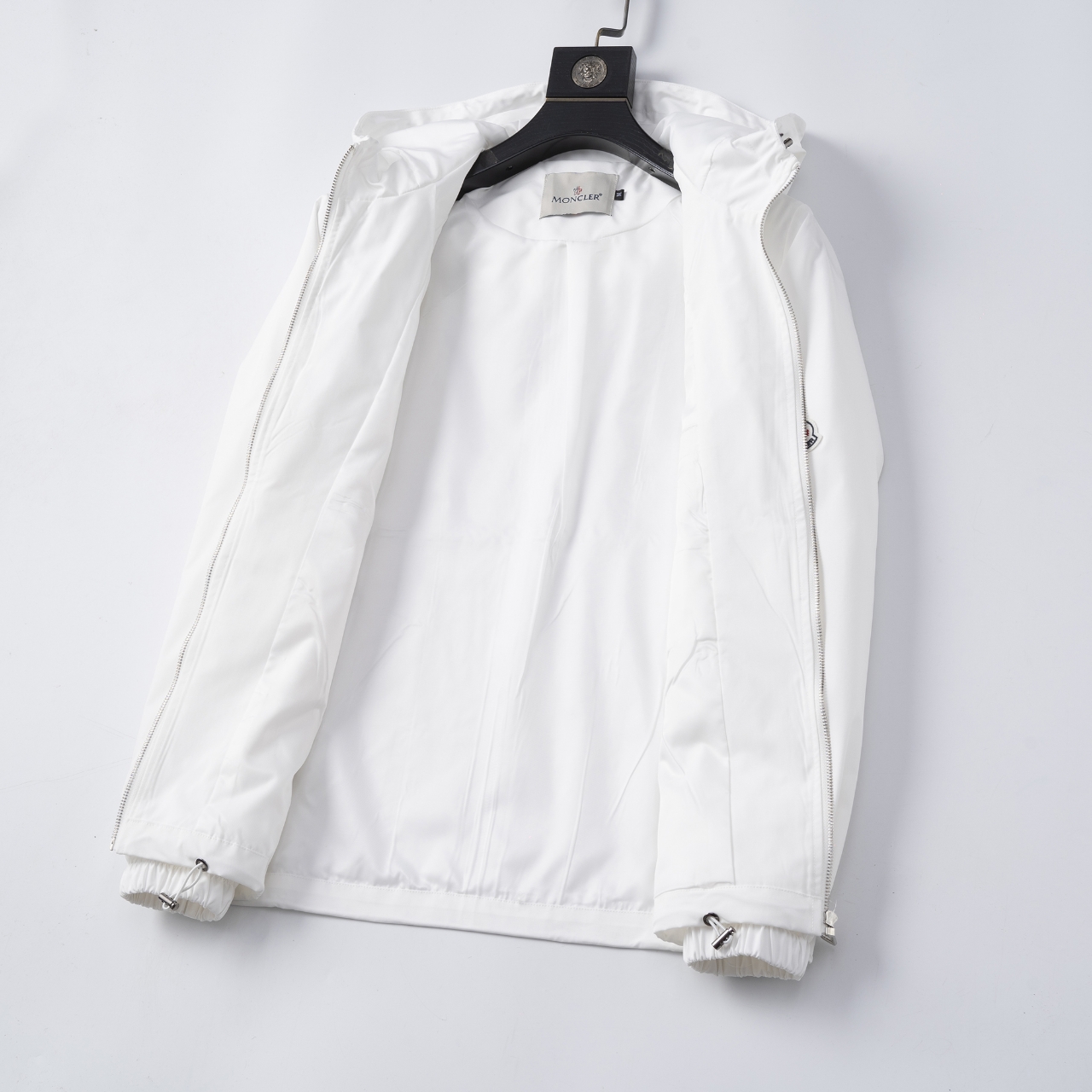 【MONCLER旗艦店】モンクレール ジャケット 、ご好評に付き再入荷！