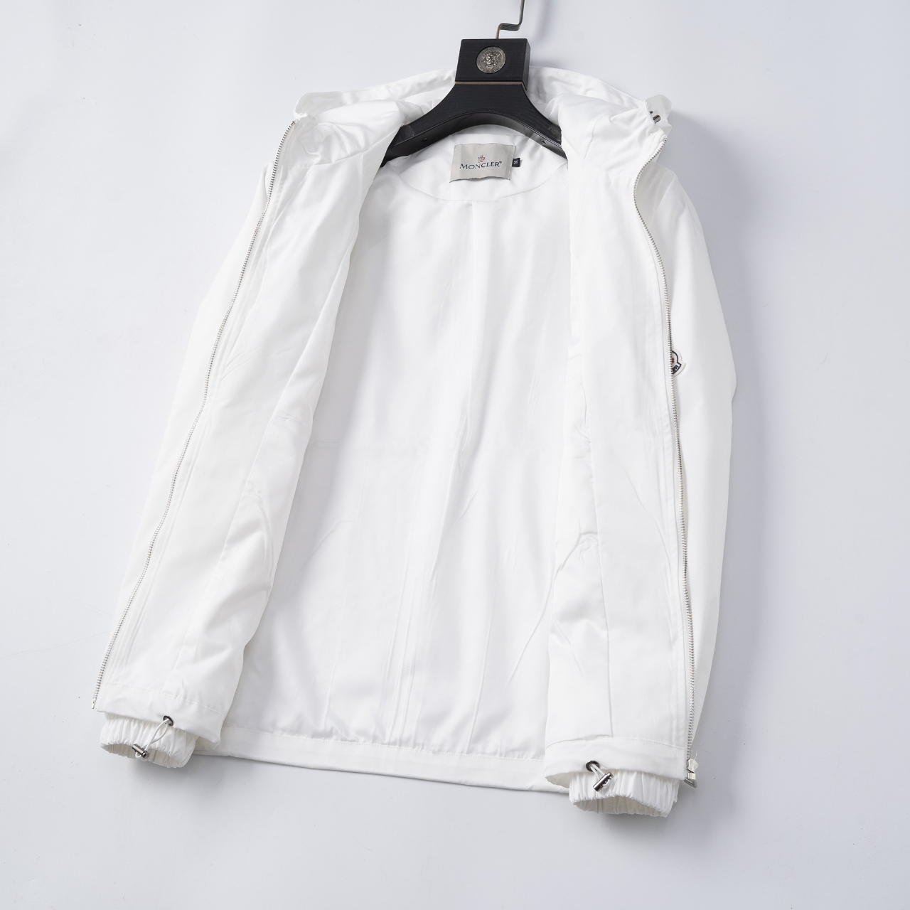 【MONCLER旗艦店】モンクレール ジャケット 、ご好評に付き再入荷！