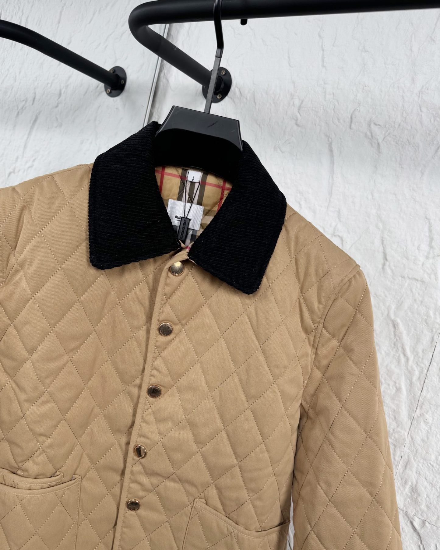 【BUREERRY旗艦店】（バーバリー）綿ジャケット、ご好評に付き再入荷！