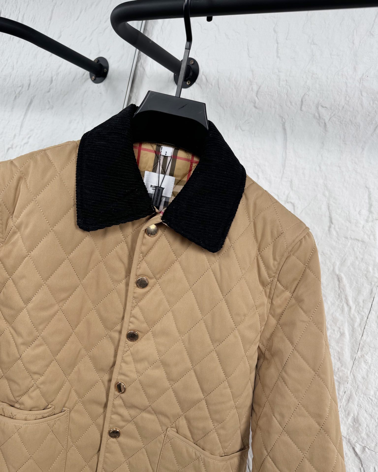【BUREERRY旗艦店】（バーバリー）綿ジャケット、ご好評に付き再入荷！
