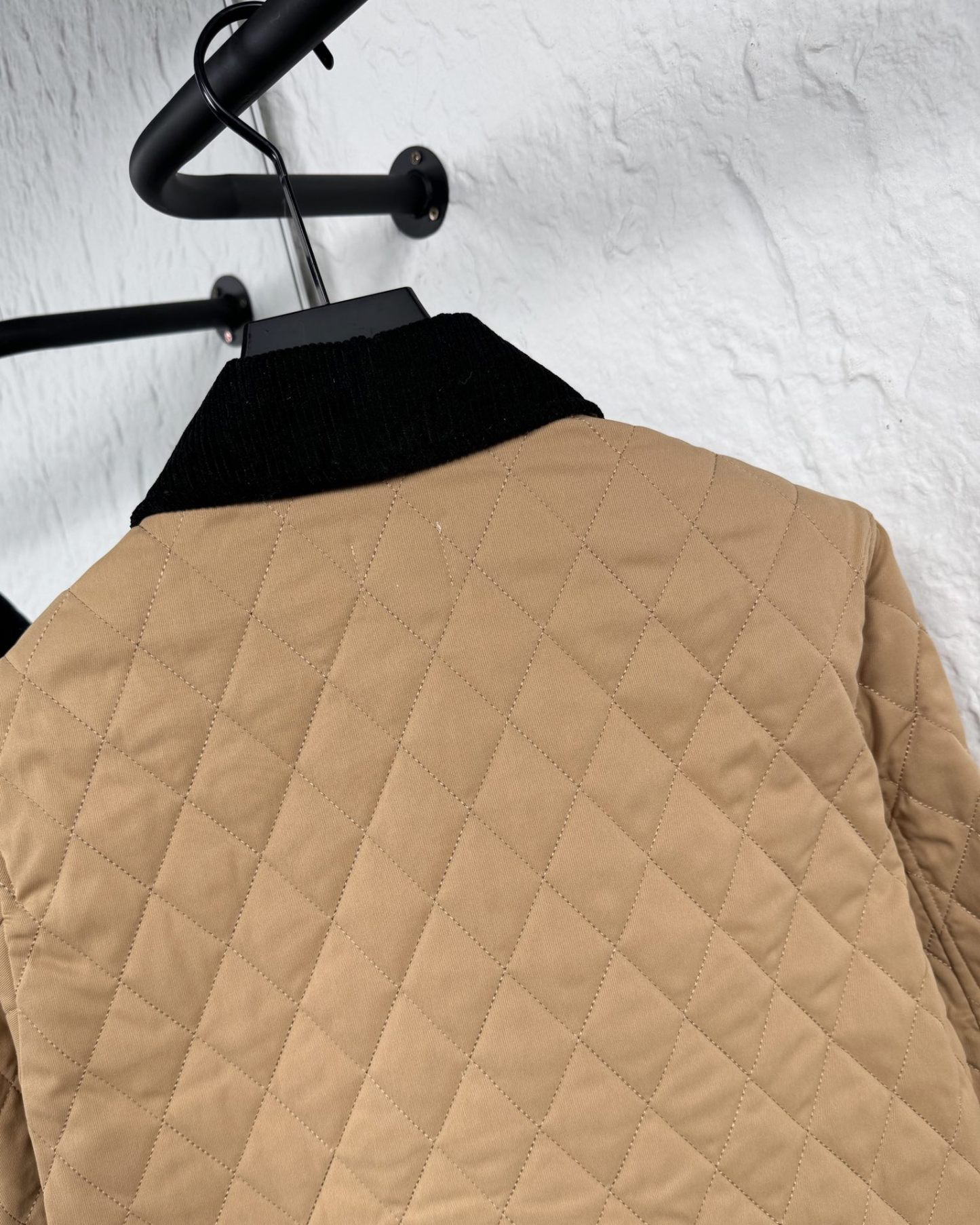 【BUREERRY旗艦店】（バーバリー）綿ジャケット、ご好評に付き再入荷！