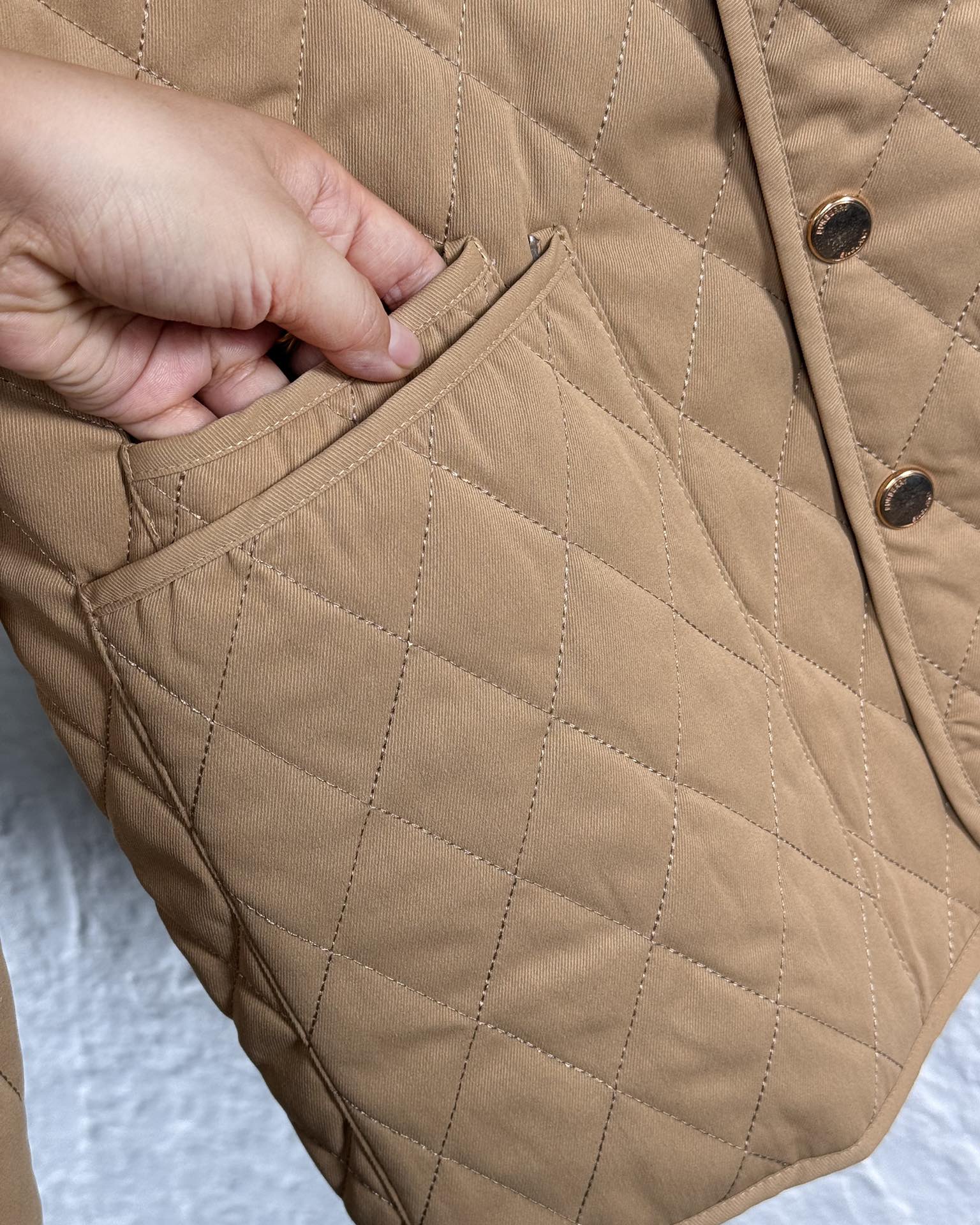 【BUREERRY旗艦店】（バーバリー）綿ジャケット、ご好評に付き再入荷！