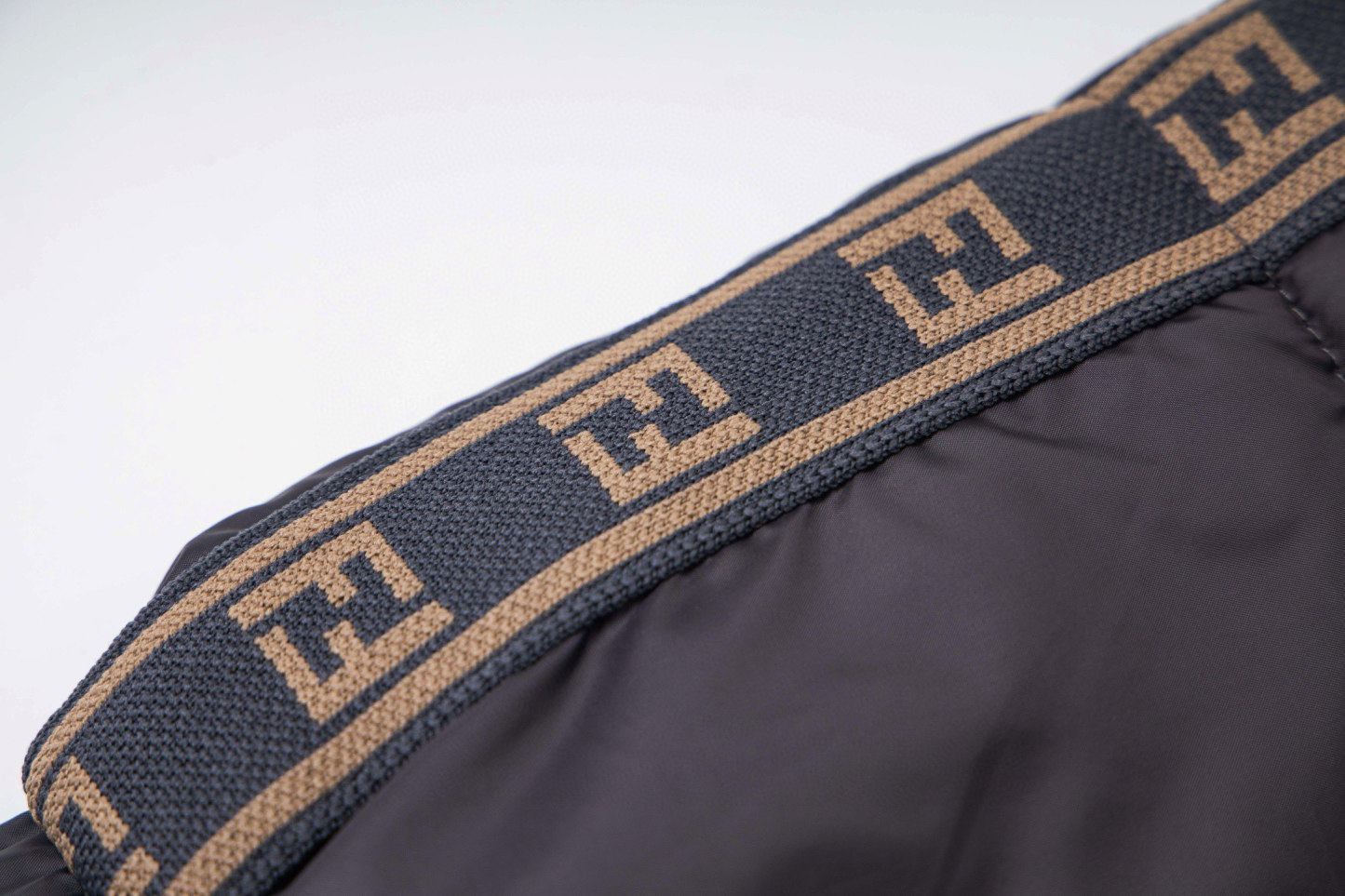 FENDI（フェンディ） ダウンジャケット、ご好評に付き再入荷！