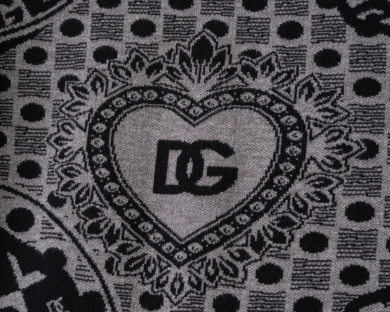 【Dolce&Gabbana旗艦店】 セーター ご好評に付き再入荷！