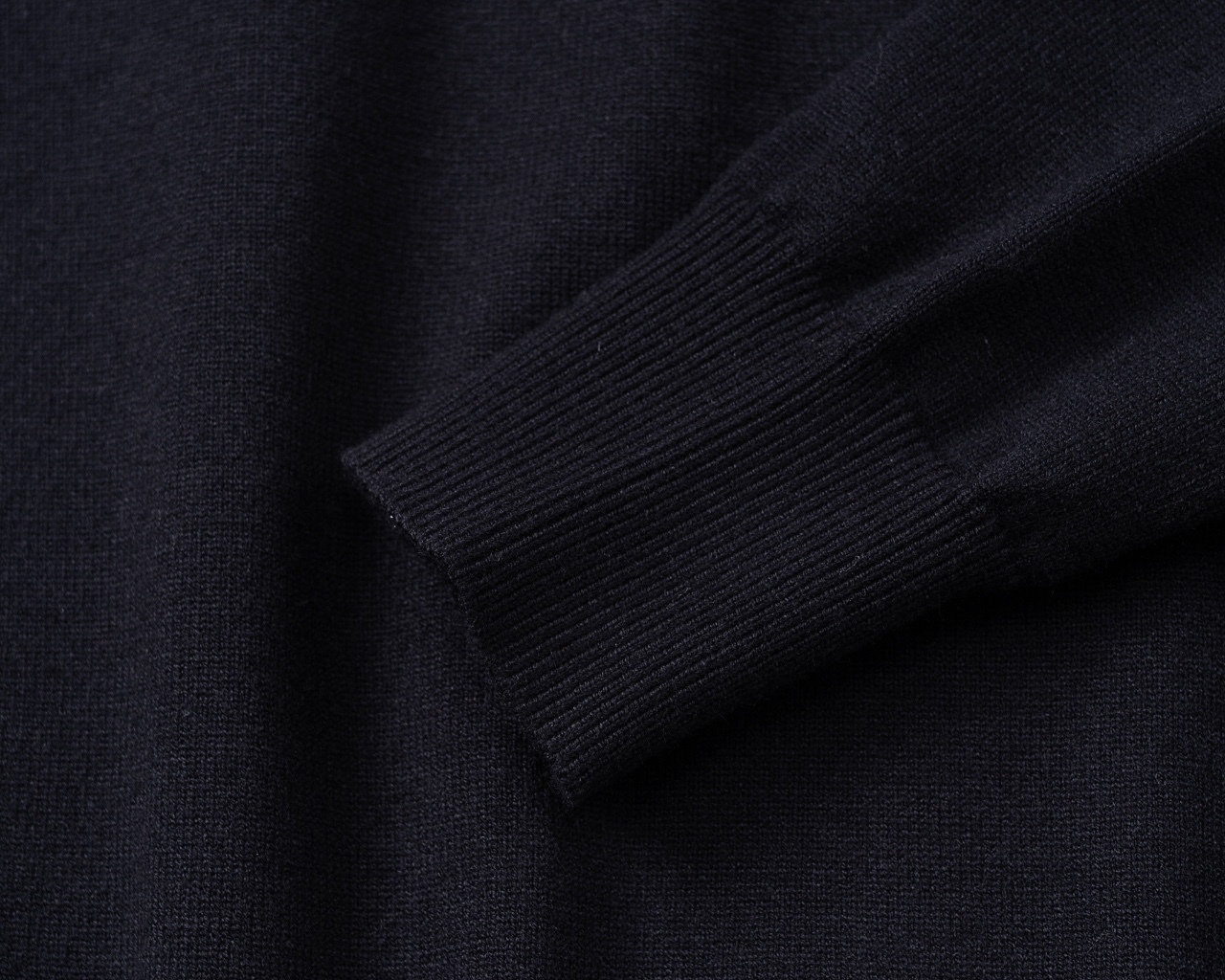 【LOUIS VUITTON旗艦店】ルイヴィトン セーター ご好評に付き再入荷！