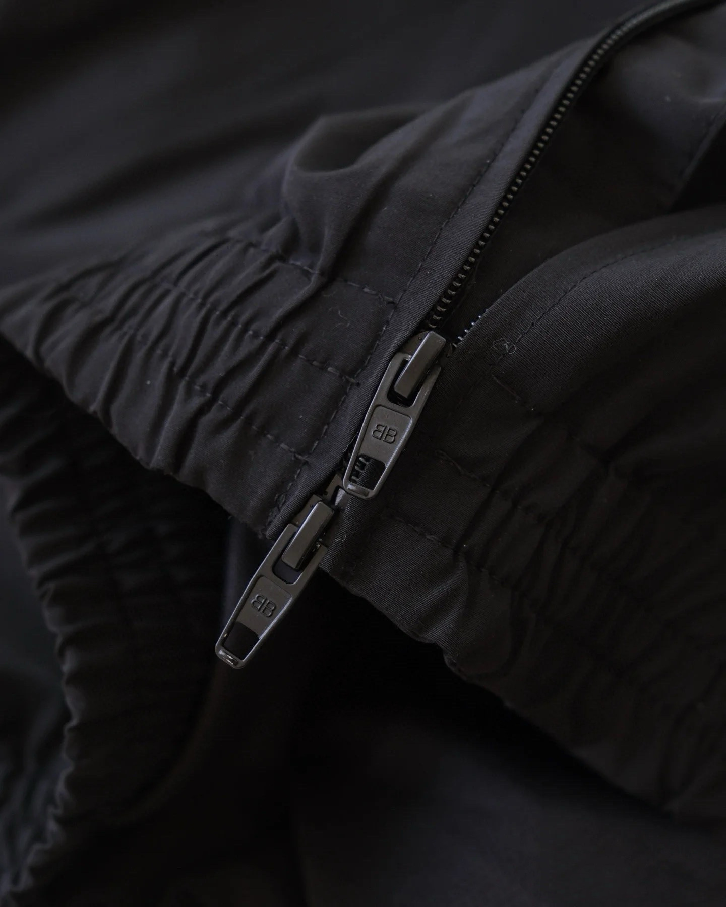 【BALENCIAGA旗艦店】バレンシアガ ジャケット、ご好評に付き再入荷！