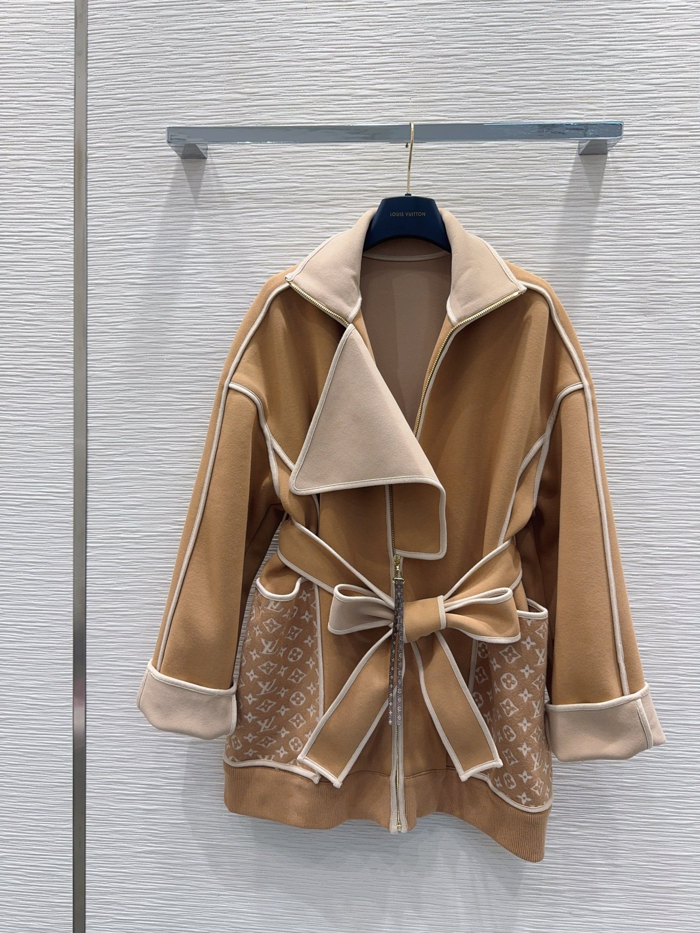 【LOUIS VUITTON旗艦店】ルイヴィトン オーバーコート ご好評に付き再入荷！